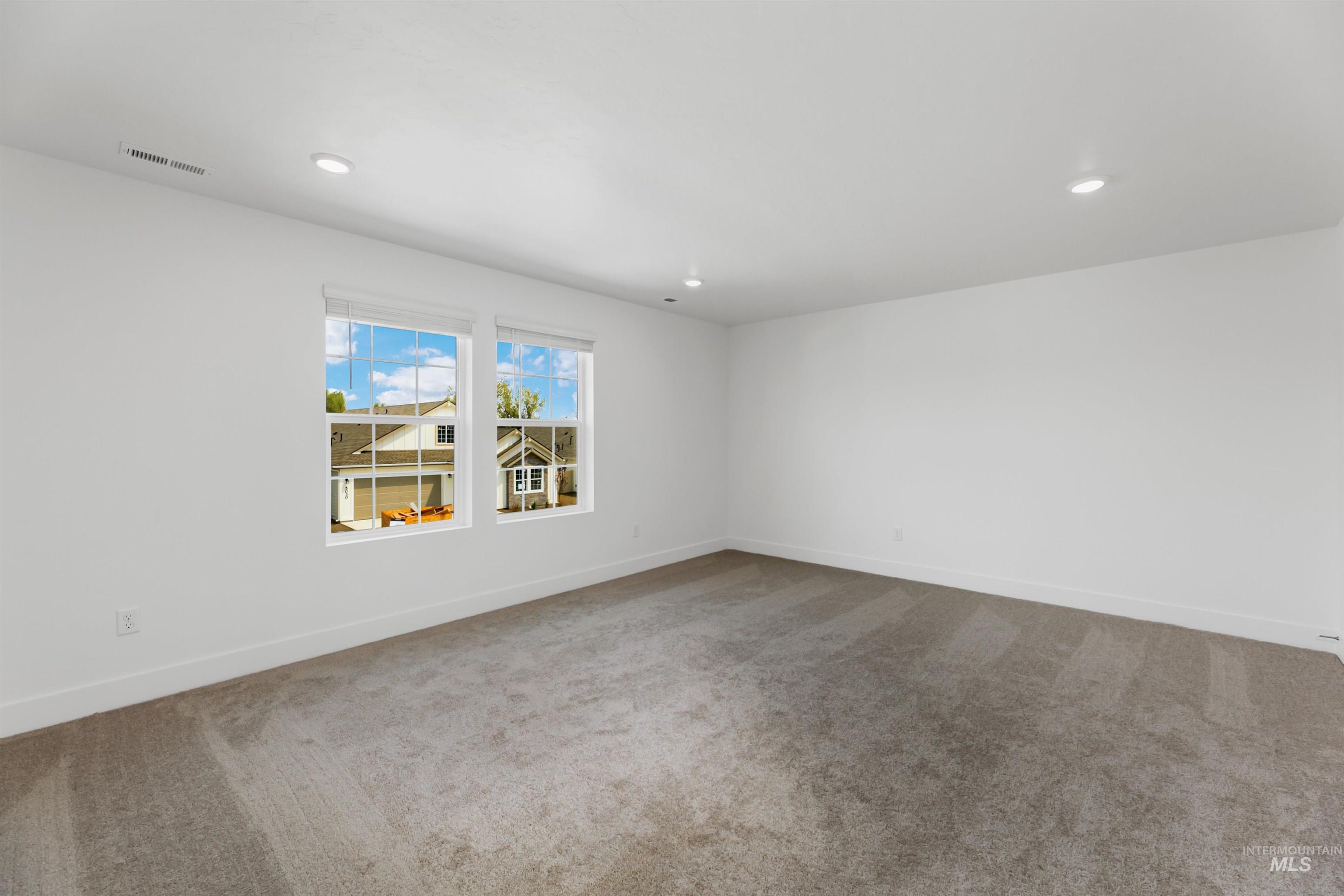 5039 N Corbell Ave Property Photo 13