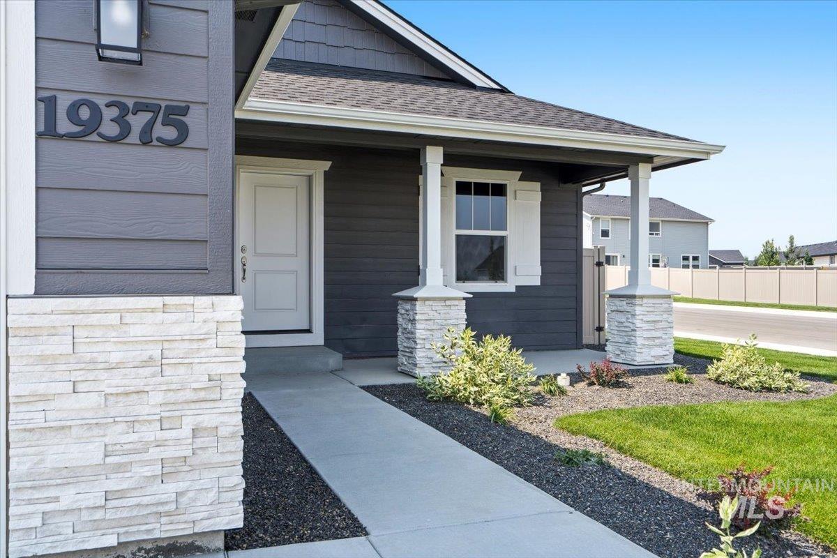 19375 Snowyside Way Property Photo 2