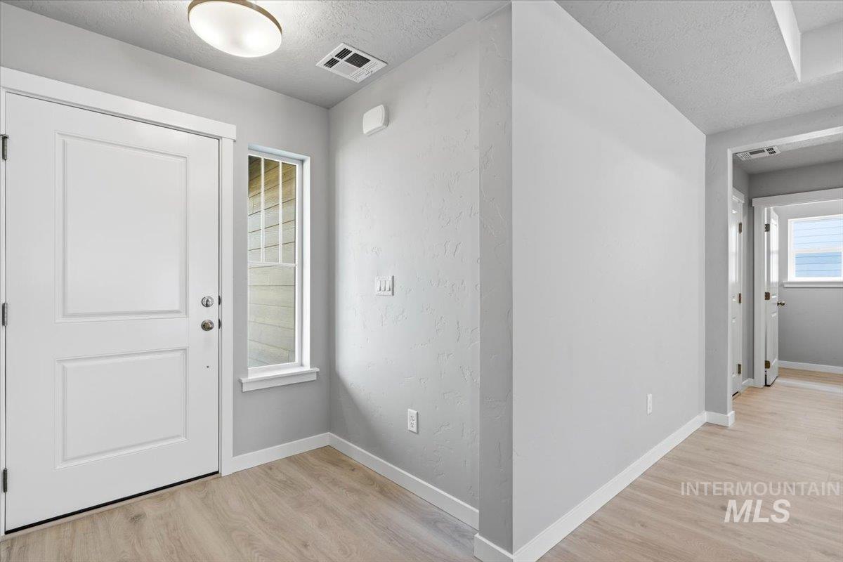 19375 Snowyside Way Property Photo 35