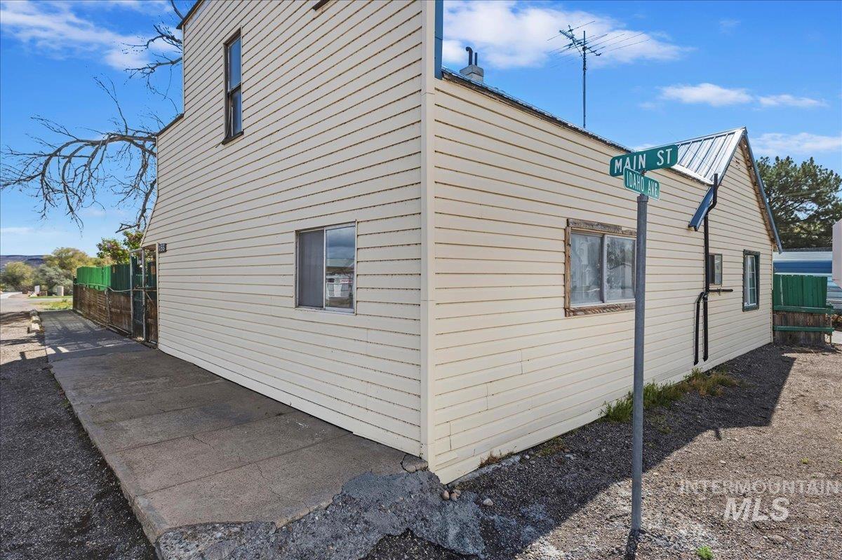 255 Main St Property Photo 1