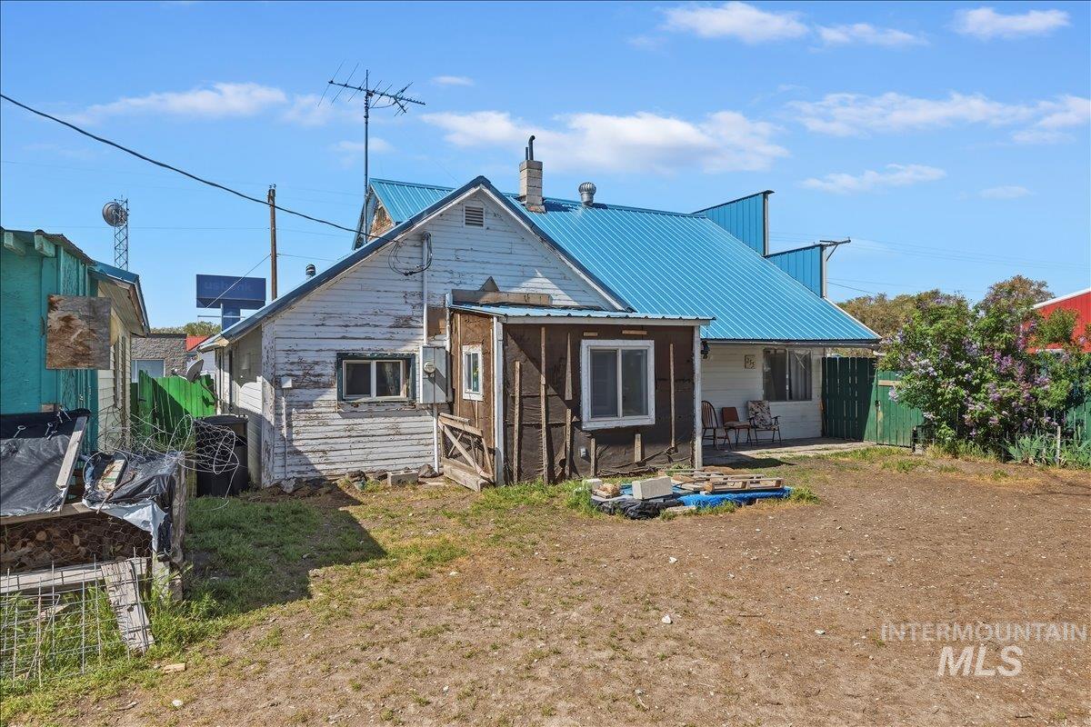 255 Main St Property Photo 17