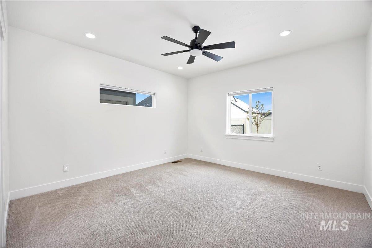 924 Trapper Peak Property Photo 37