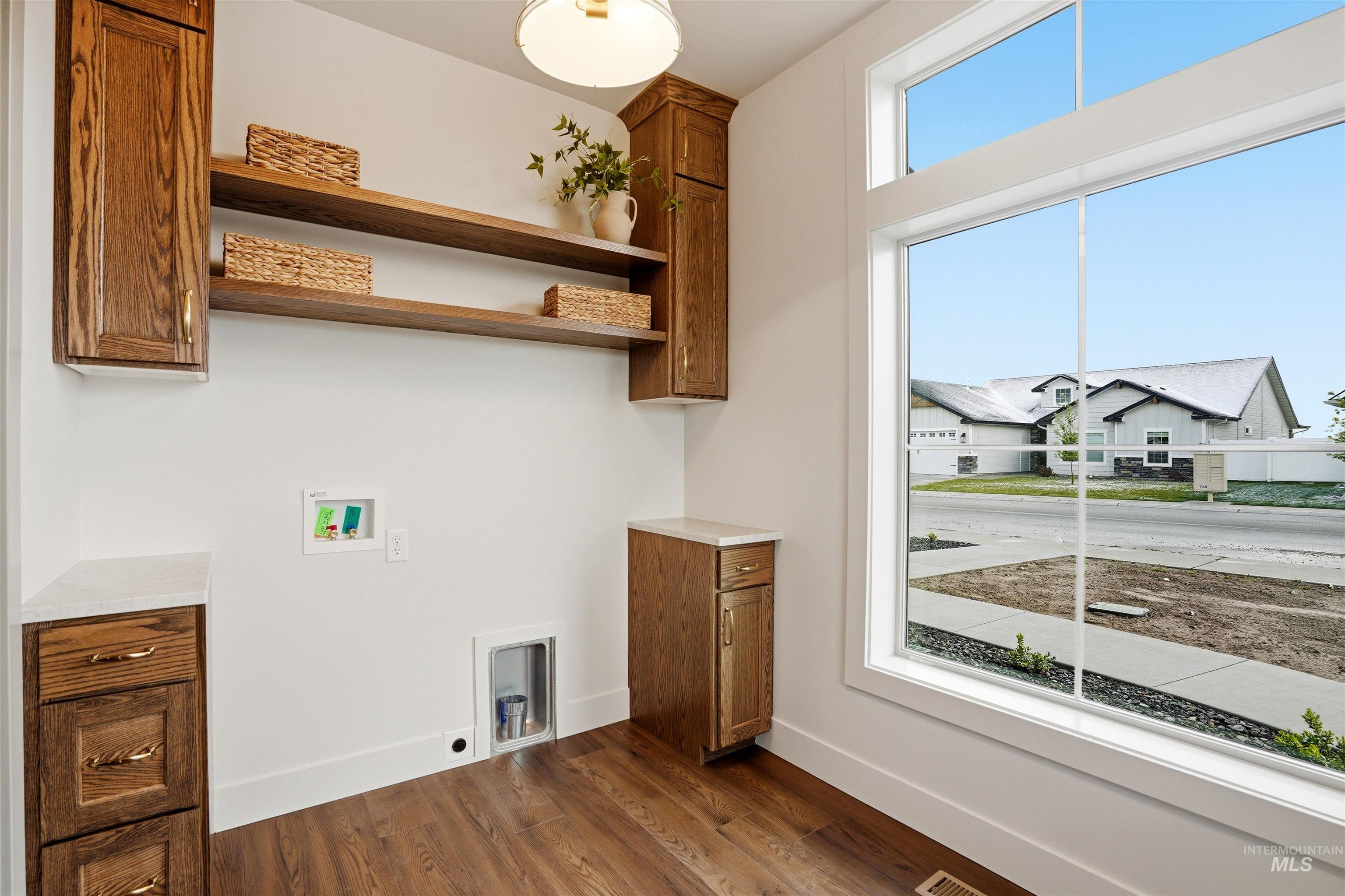 661 Full Moon Way Property Photo 8