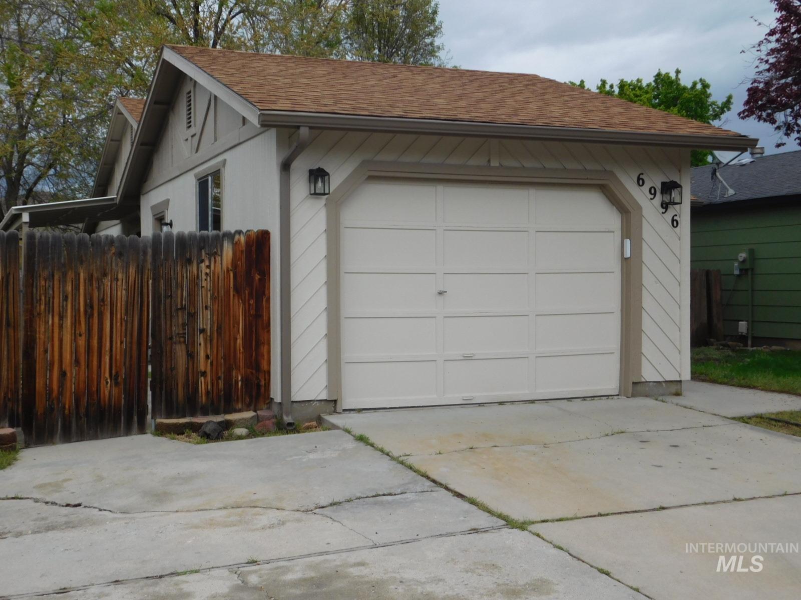 6996 W Gillis Property Photo 6