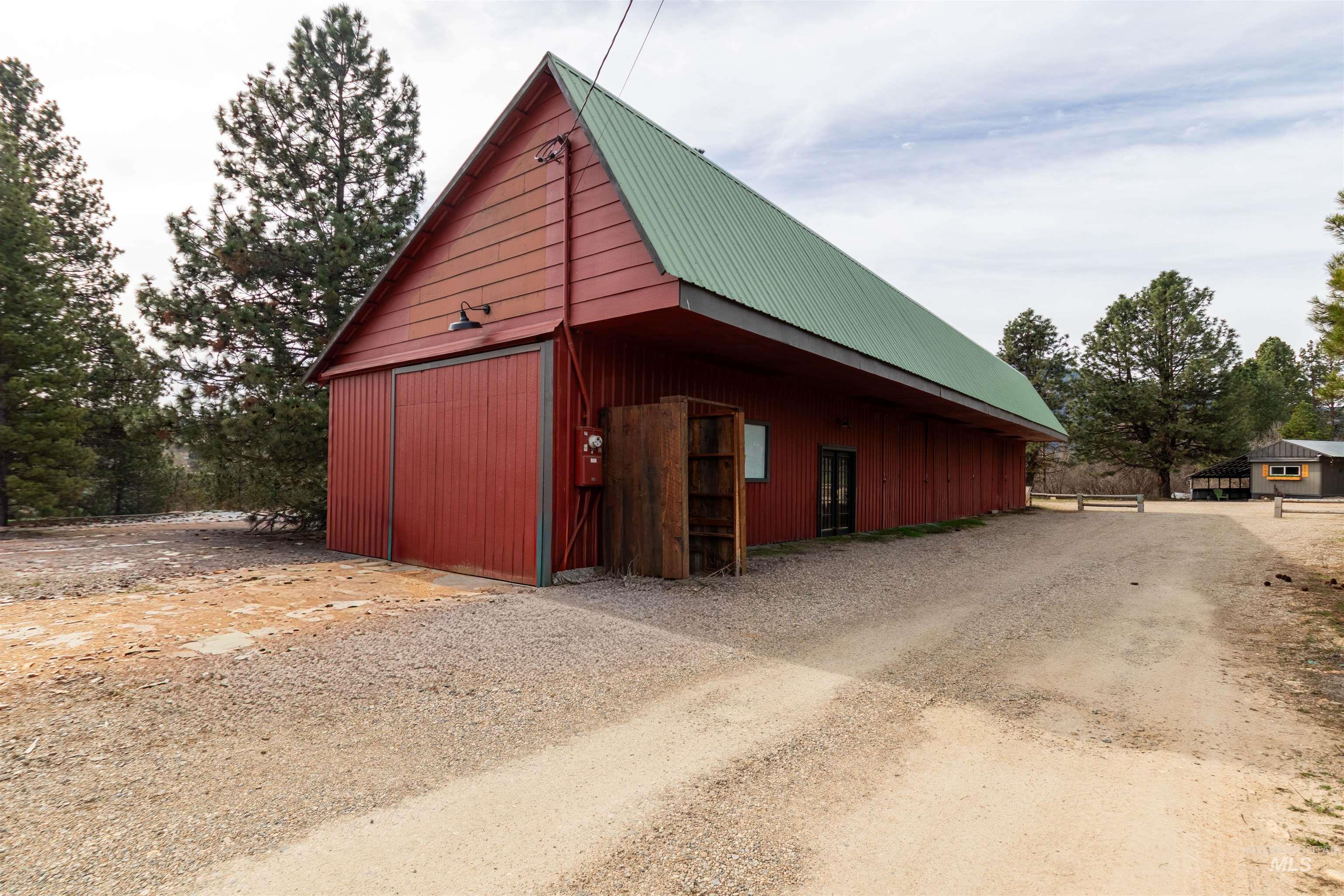 64 Messick Ln Property Photo 1