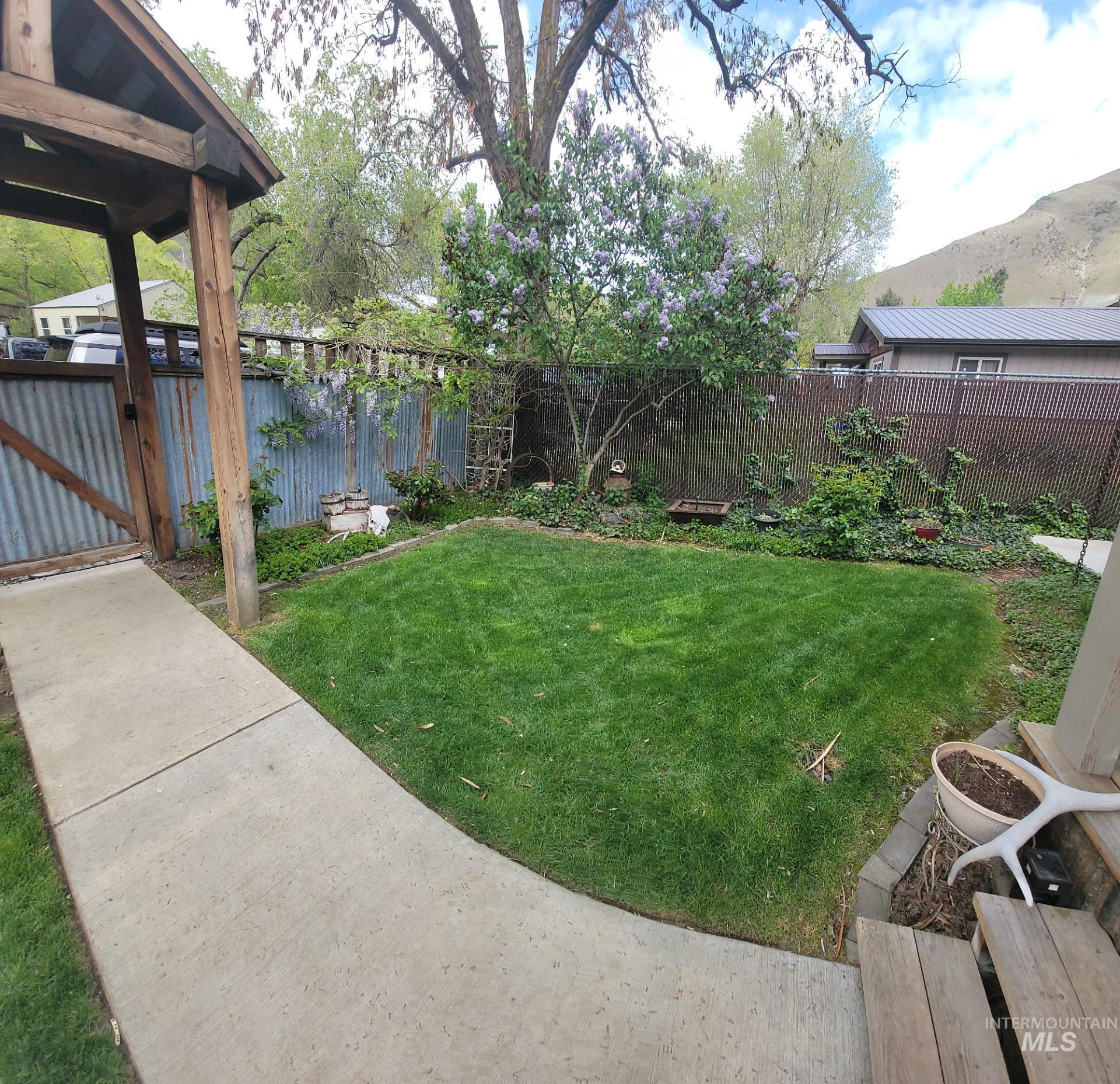 1006 Borah Ave Property Photo 4