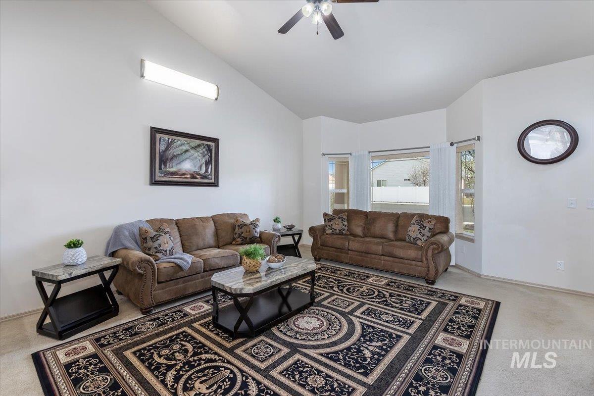 581 Creekside Way Property Photo 7