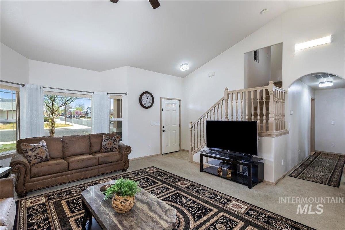 581 Creekside Way Property Photo 8