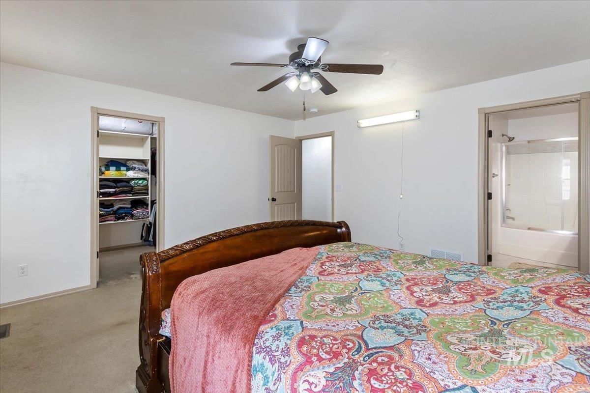 581 Creekside Way Property Photo 13