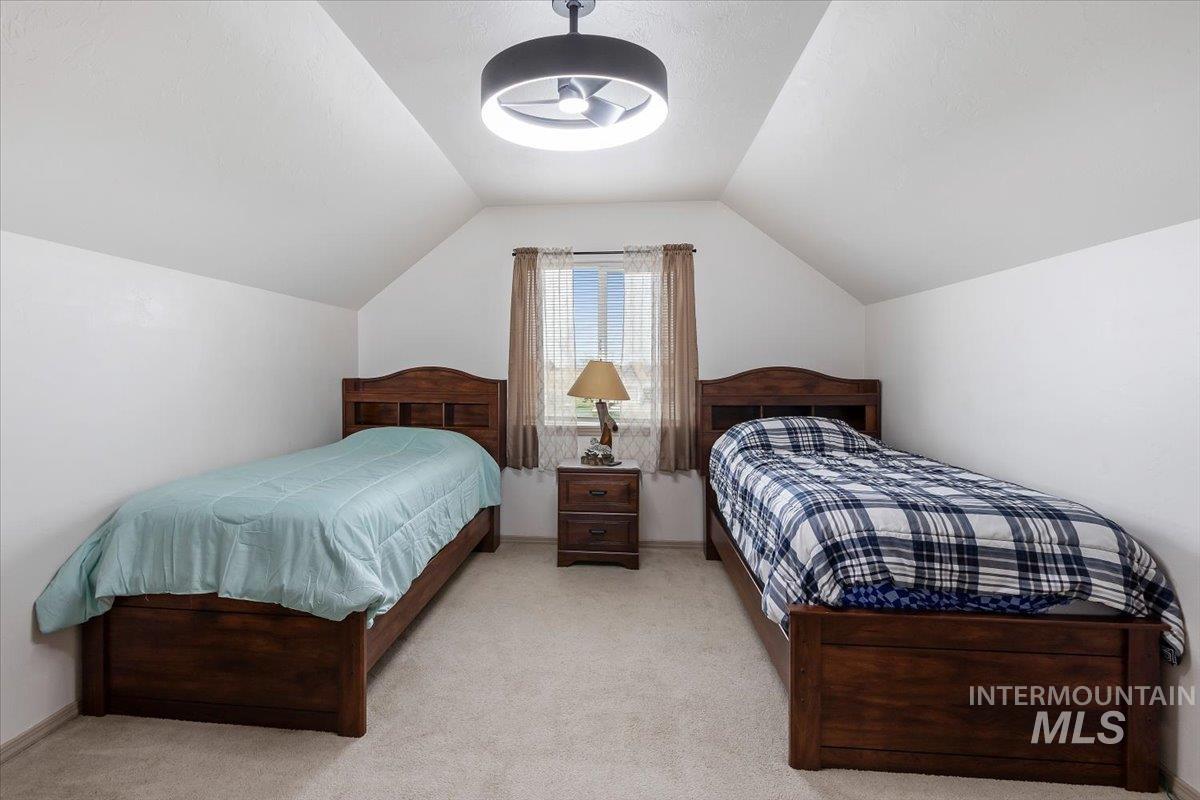 581 Creekside Way Property Photo 16