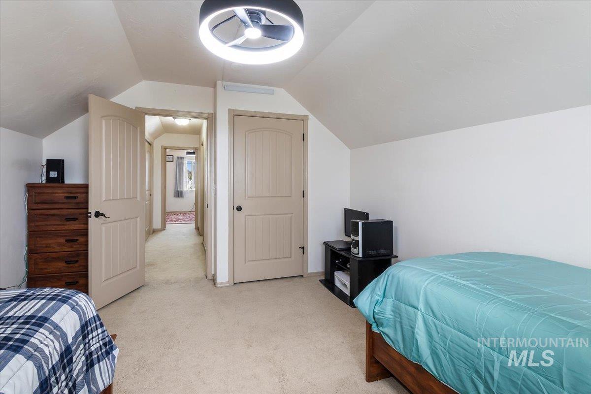 581 Creekside Way Property Photo 17