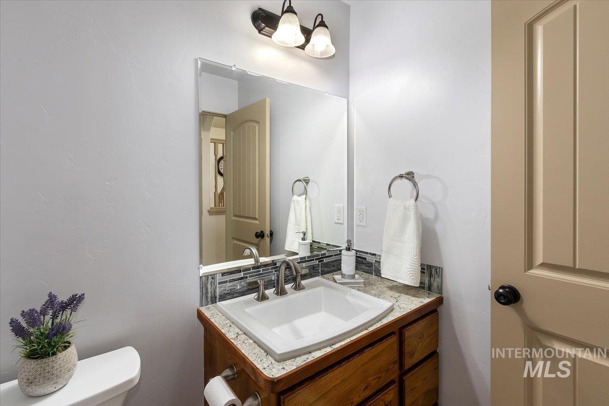 581 Creekside Way Property Photo 21