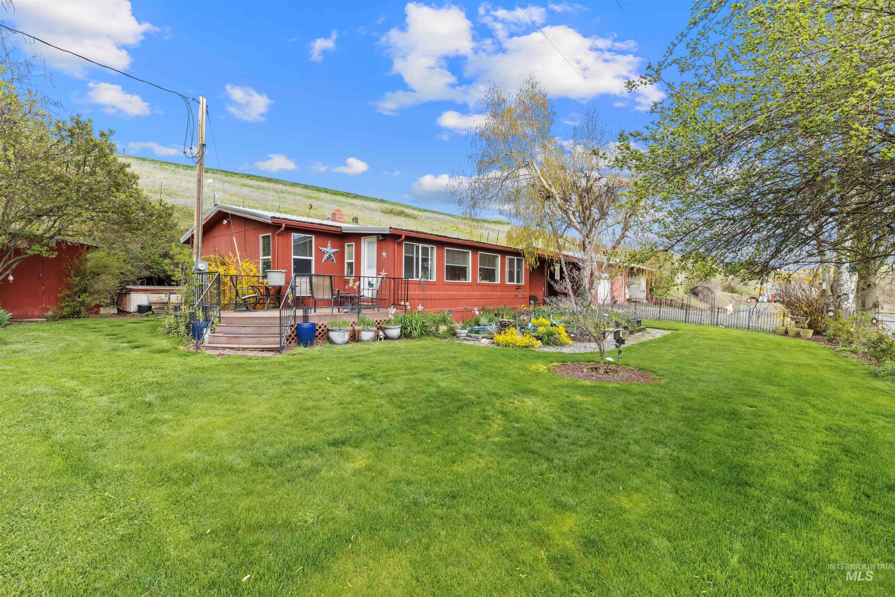 27535 Garden Gulch Road Property Photo 1