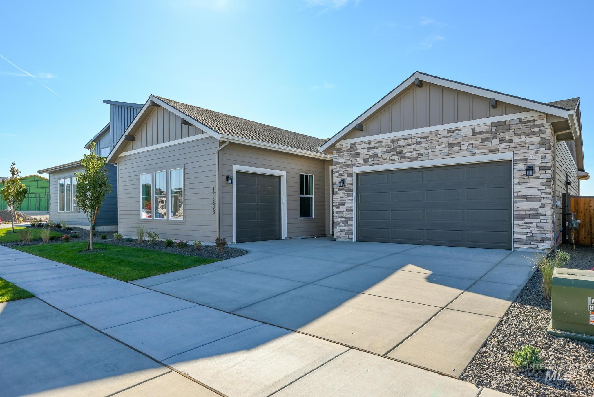 10883 W Wellness St Property Photo 3