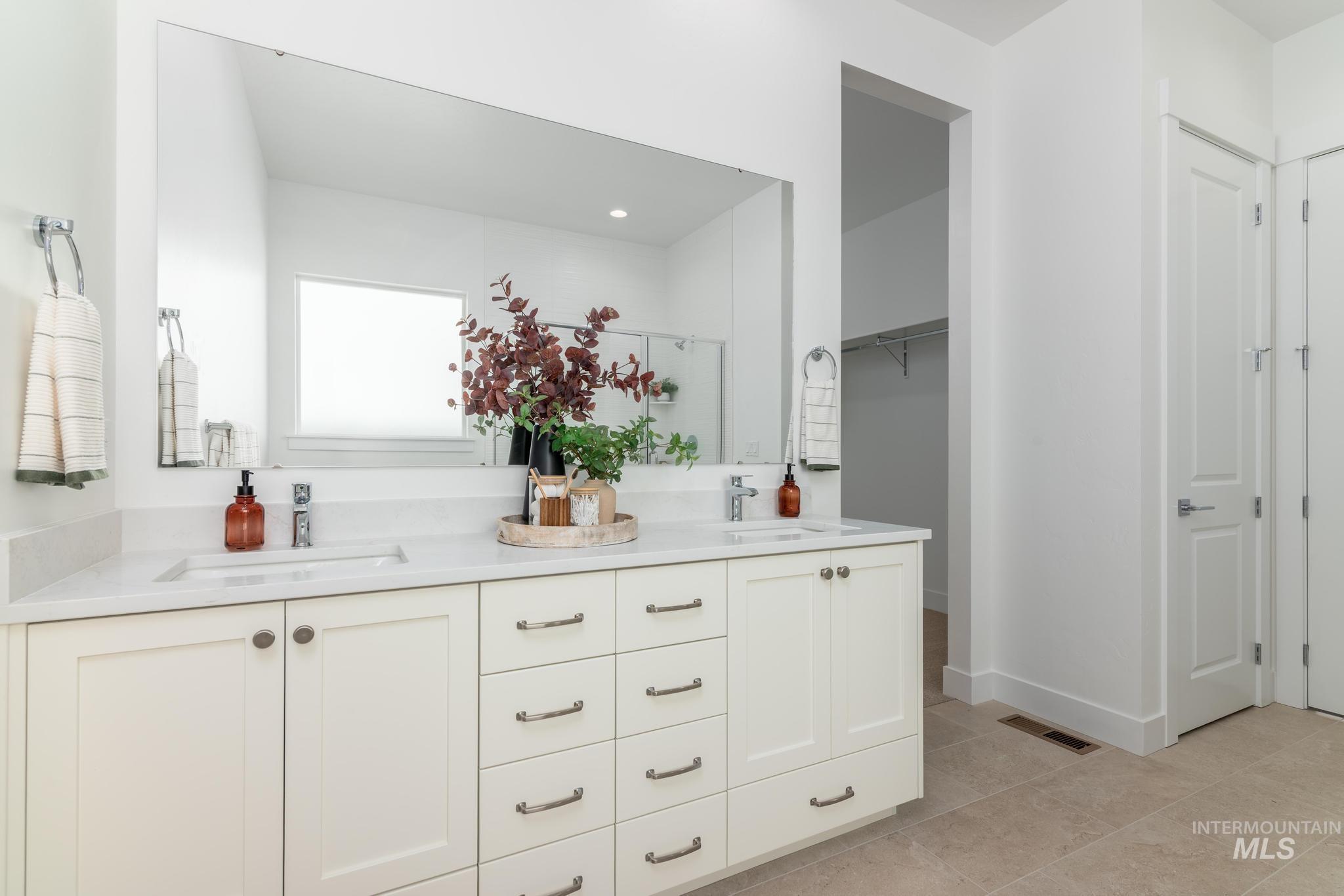 14689 Serenity Point St Property Photo 23