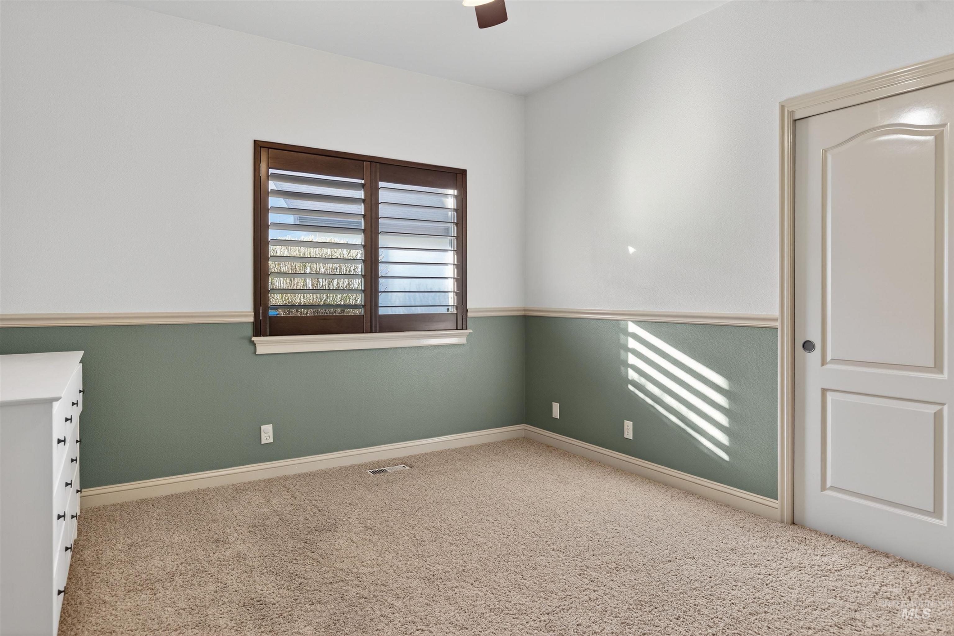 2606 N Waggle Place Property Photo 24