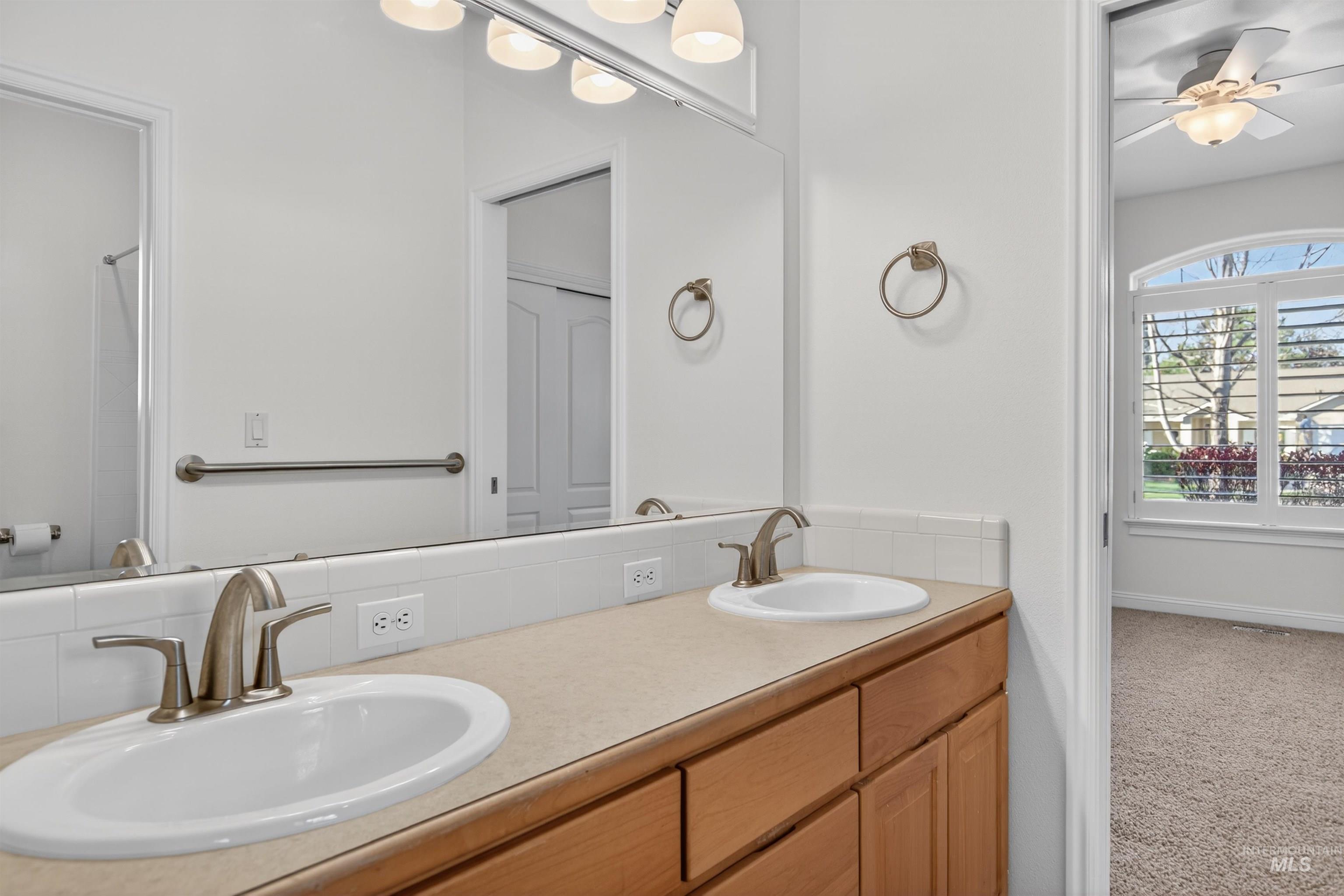 2606 N Waggle Place Property Photo 27