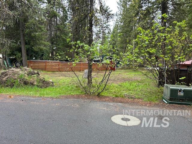 1702 Pine Circle Property Photo 4
