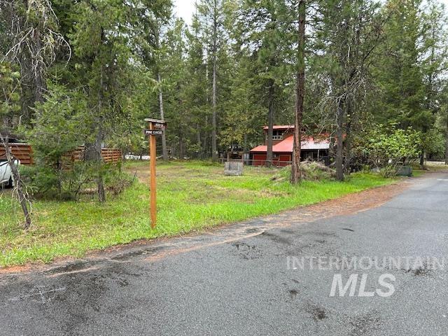 1702 Pine Circle Property Photo 6