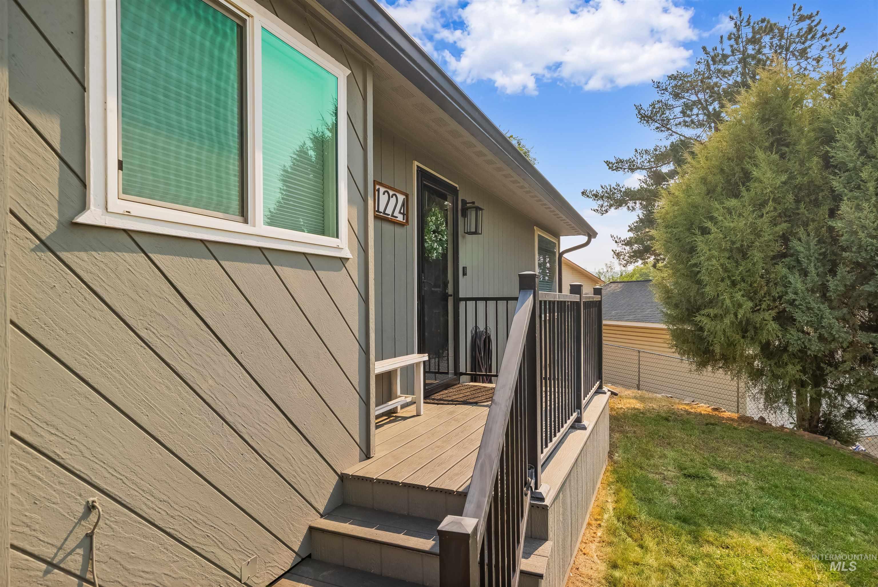 1224 Toby Court Property Photo 2