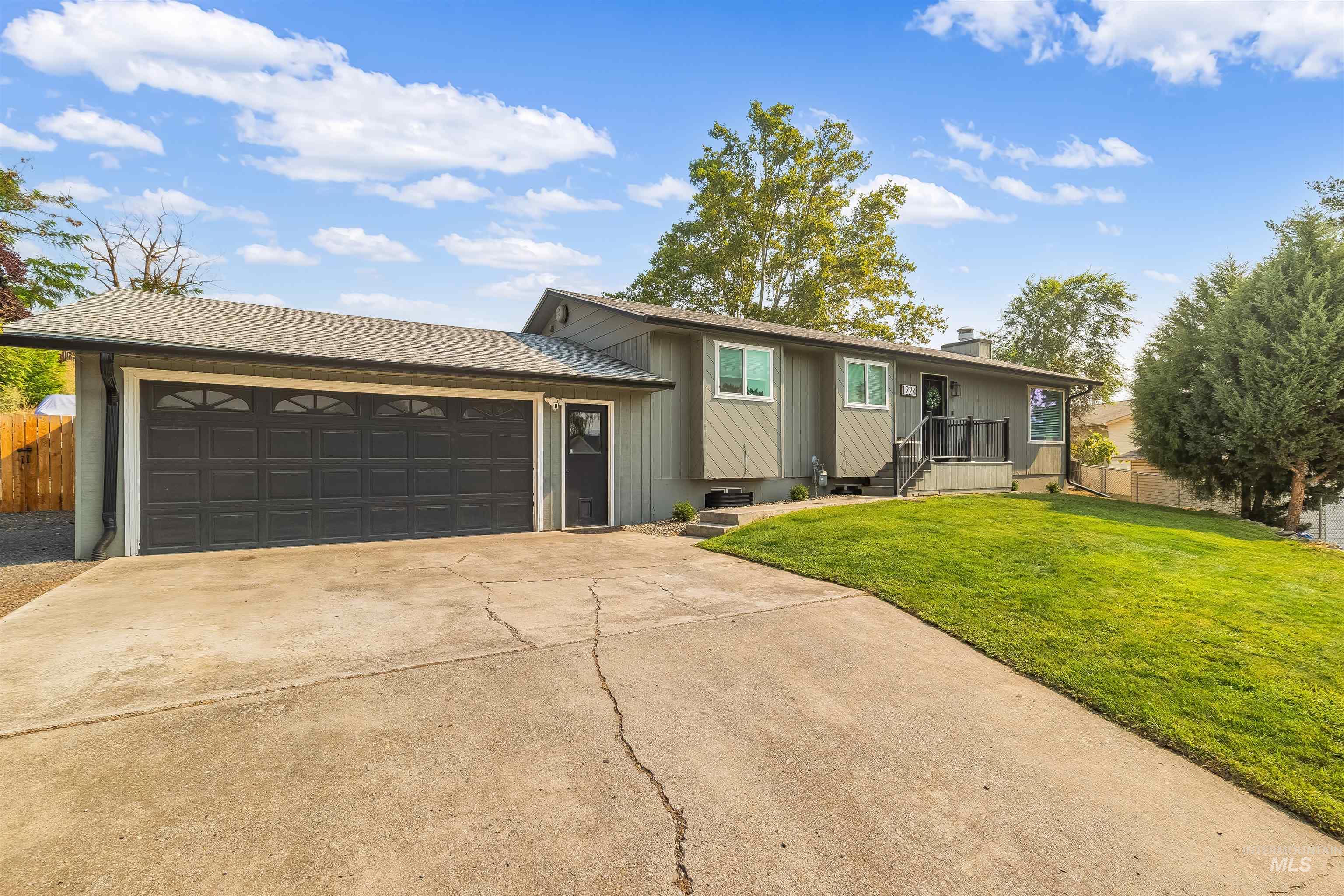 1224 Toby Court Property Photo 3