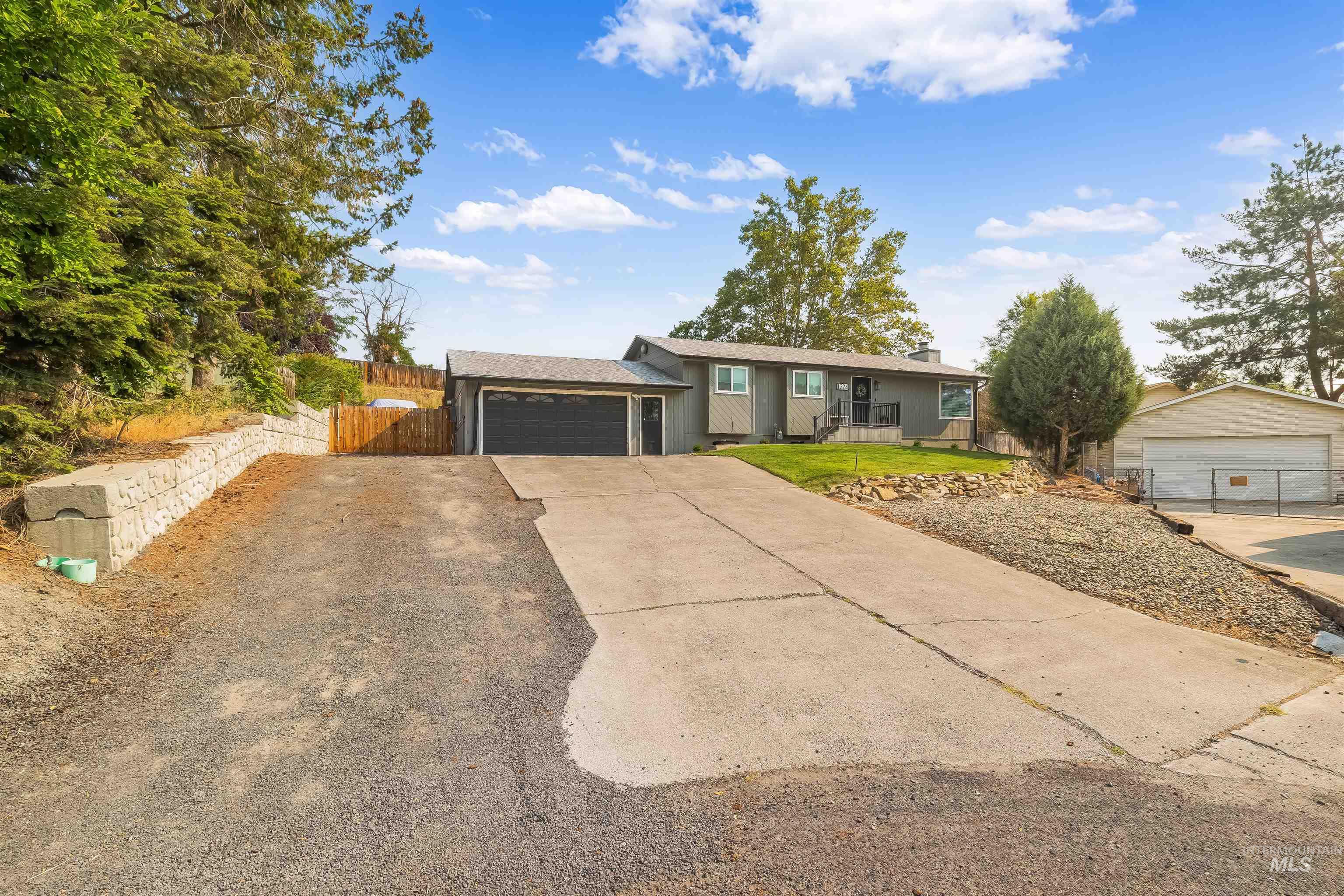 1224 Toby Court Property Photo 4