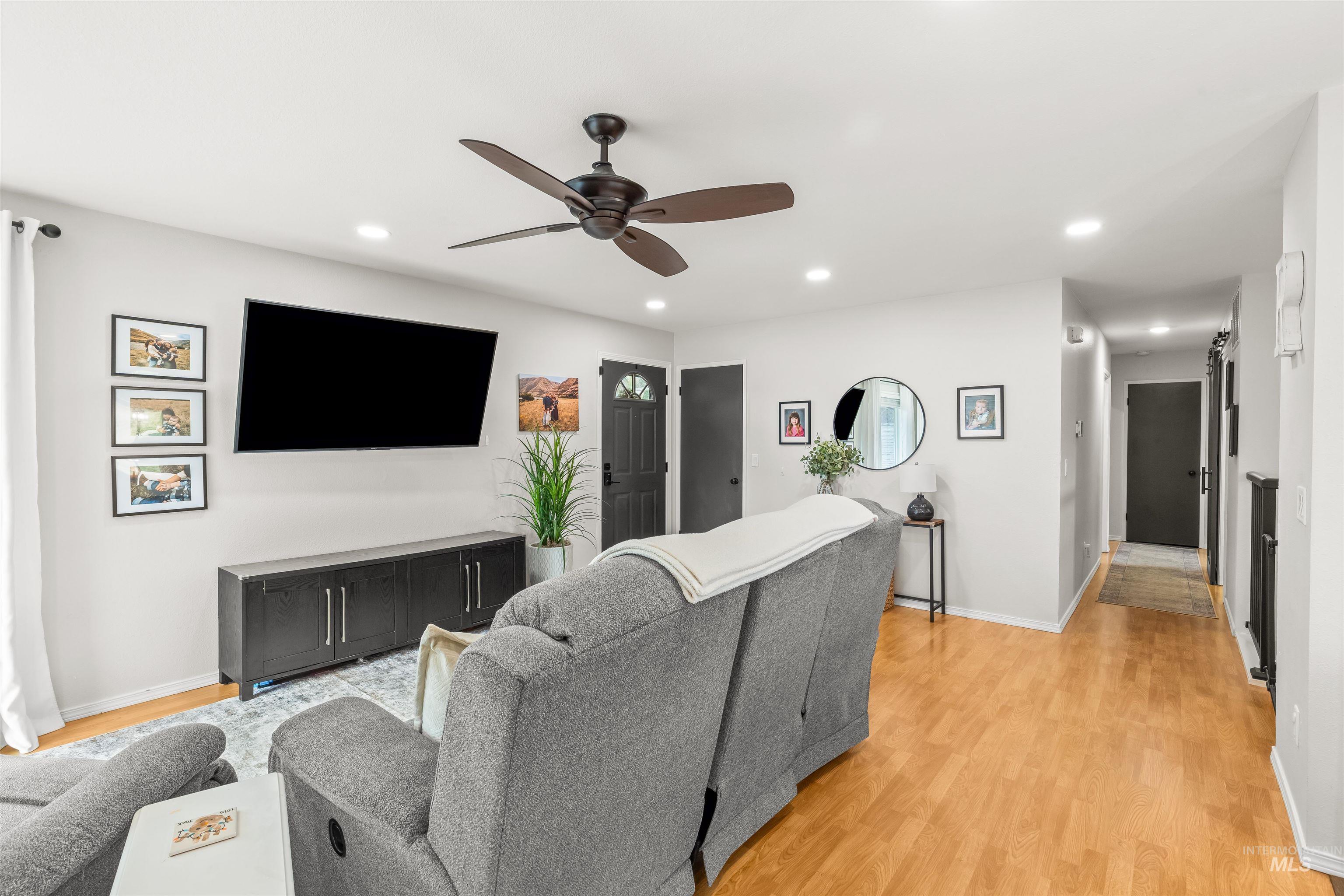 1224 Toby Court Property Photo 6