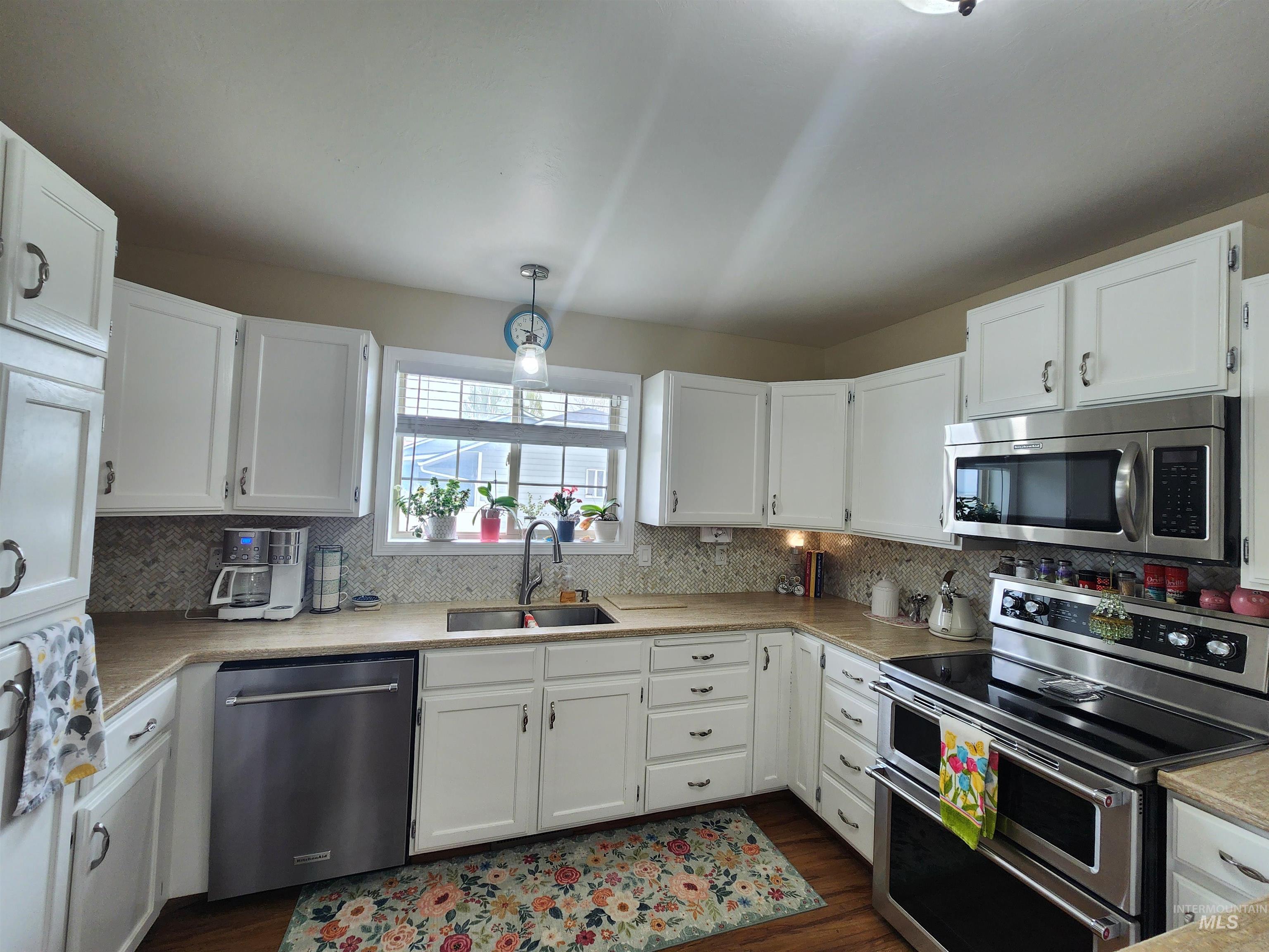 350 N Burton Property Photo 12