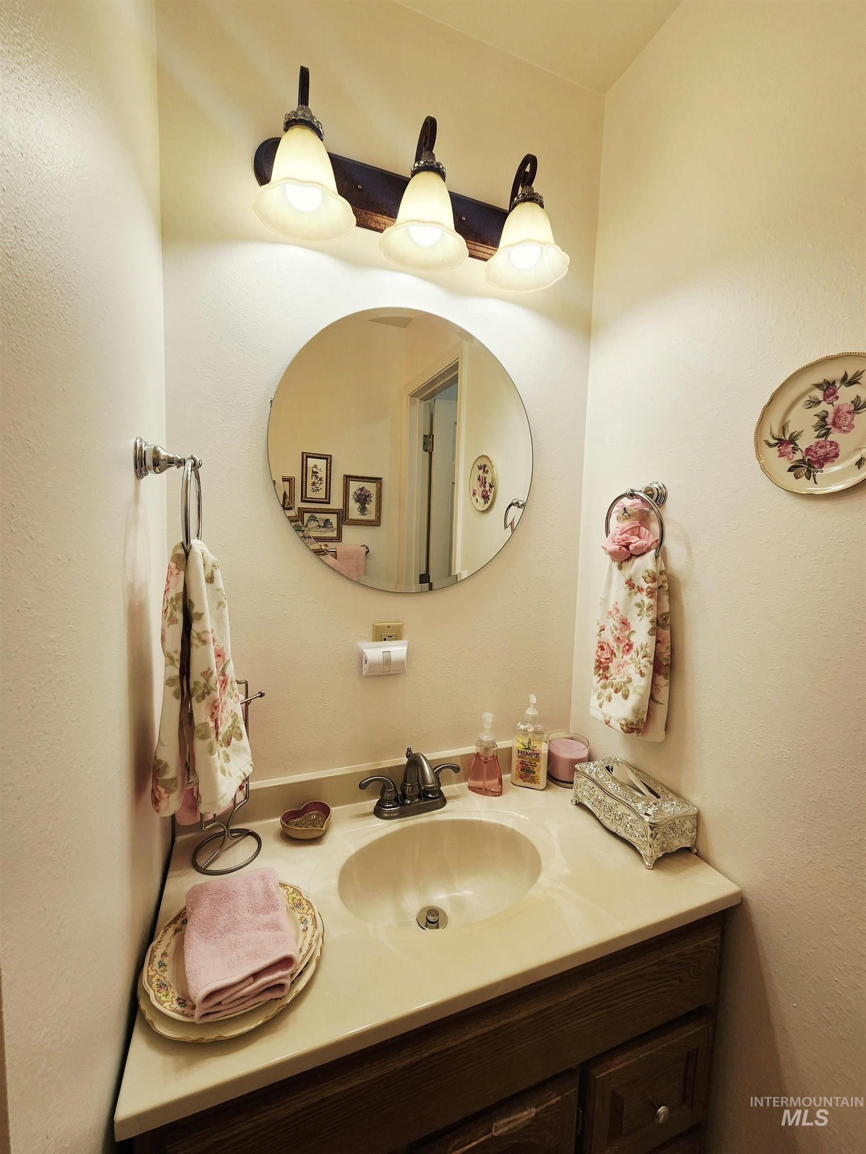 350 N Burton Property Photo 23