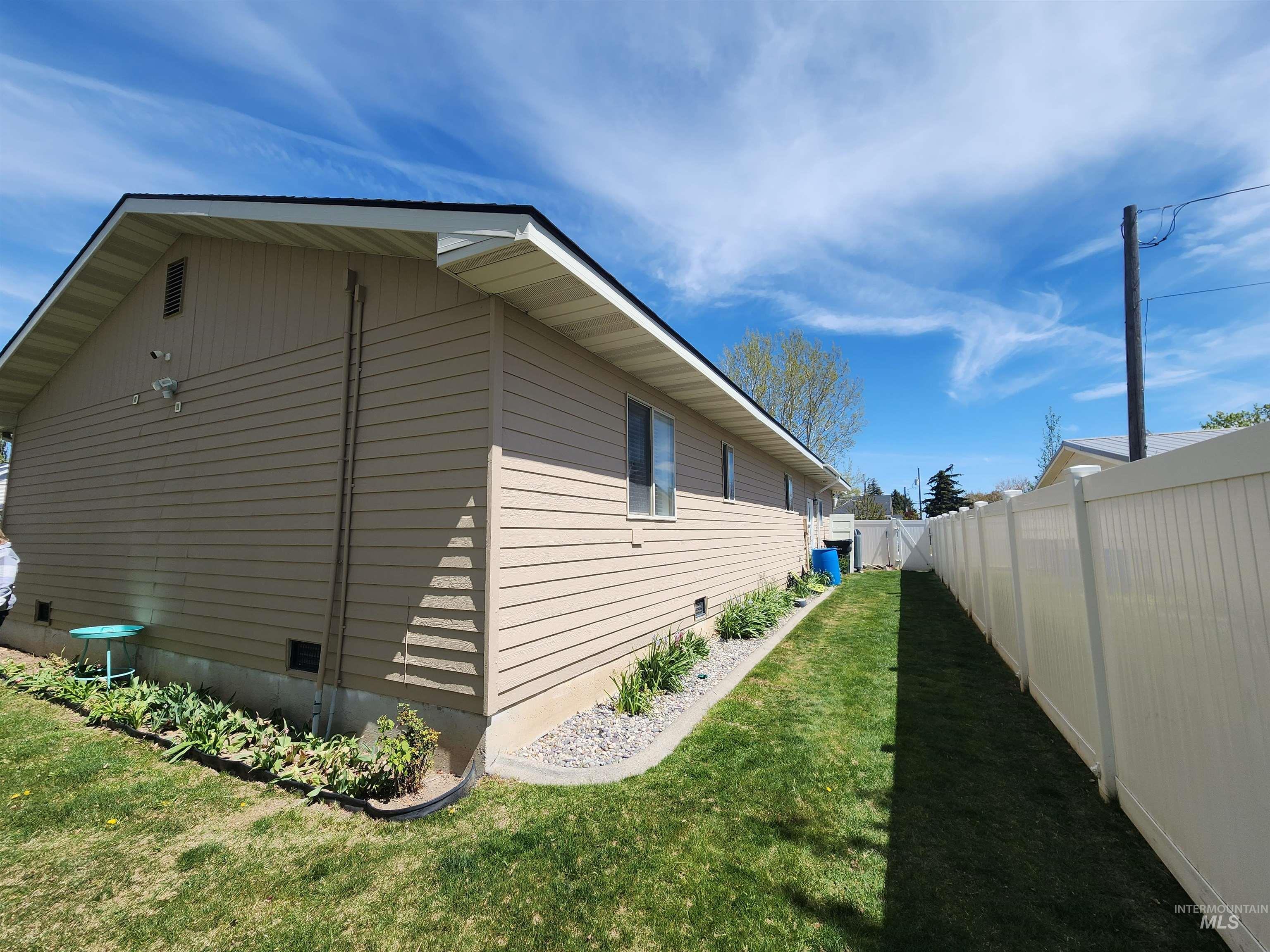 350 N Burton Property Photo 33