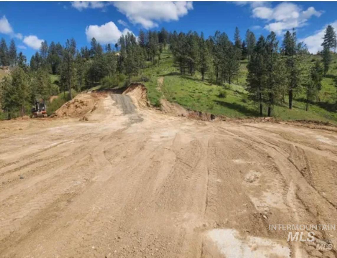 1408 Carrot Ridge Road Property Photo 3