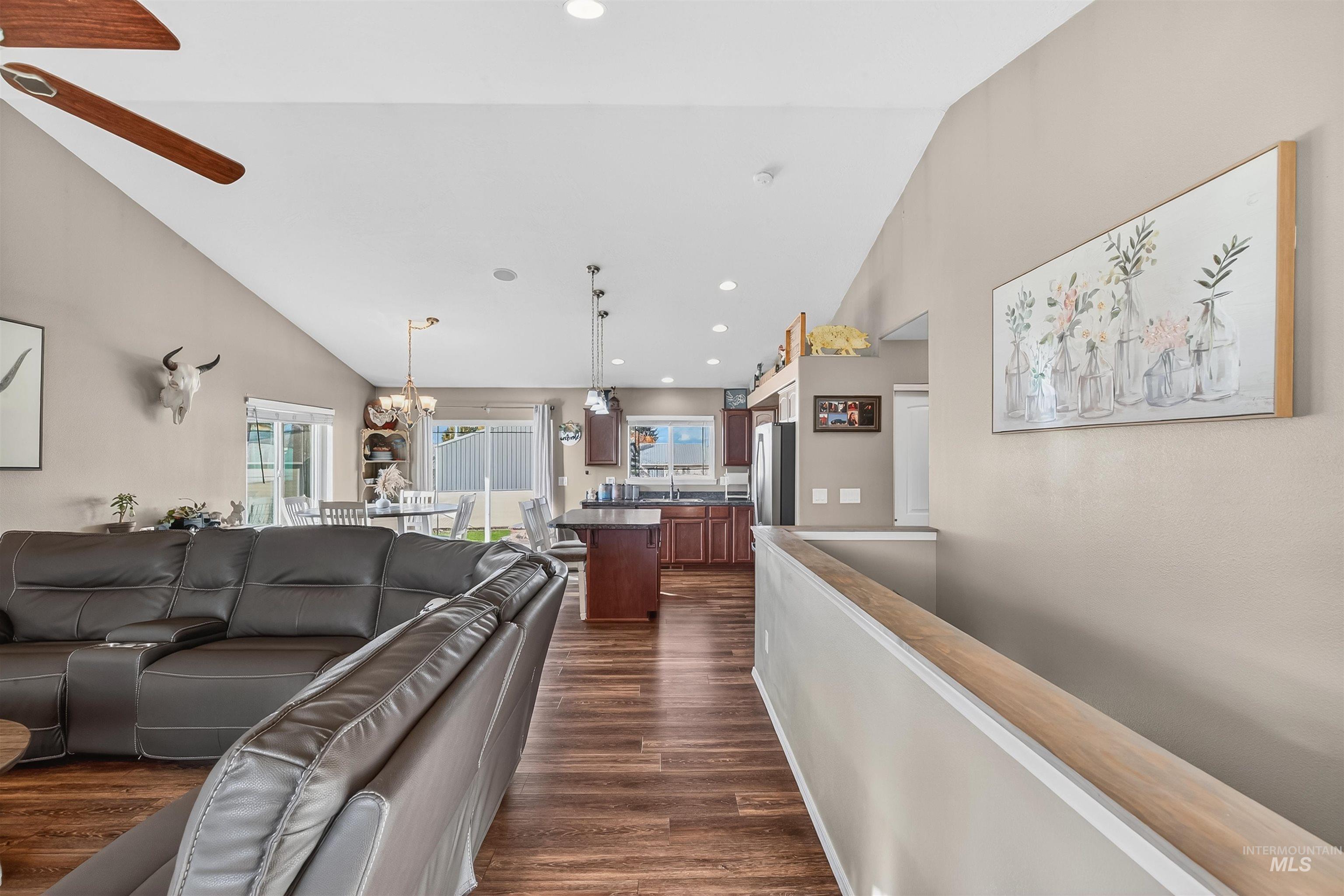 1827 Grelle Ave Property Photo 8