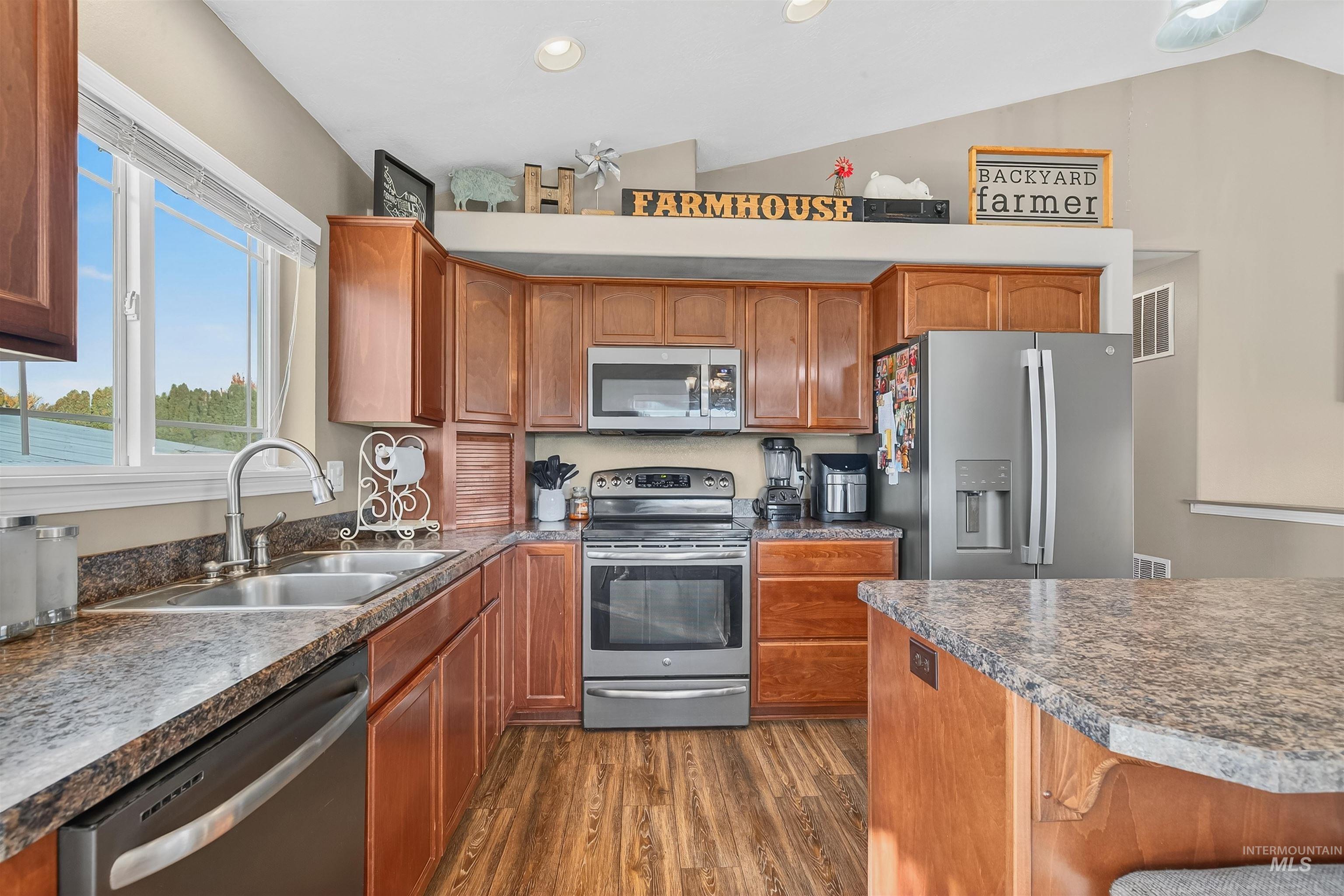 1827 Grelle Ave Property Photo 14