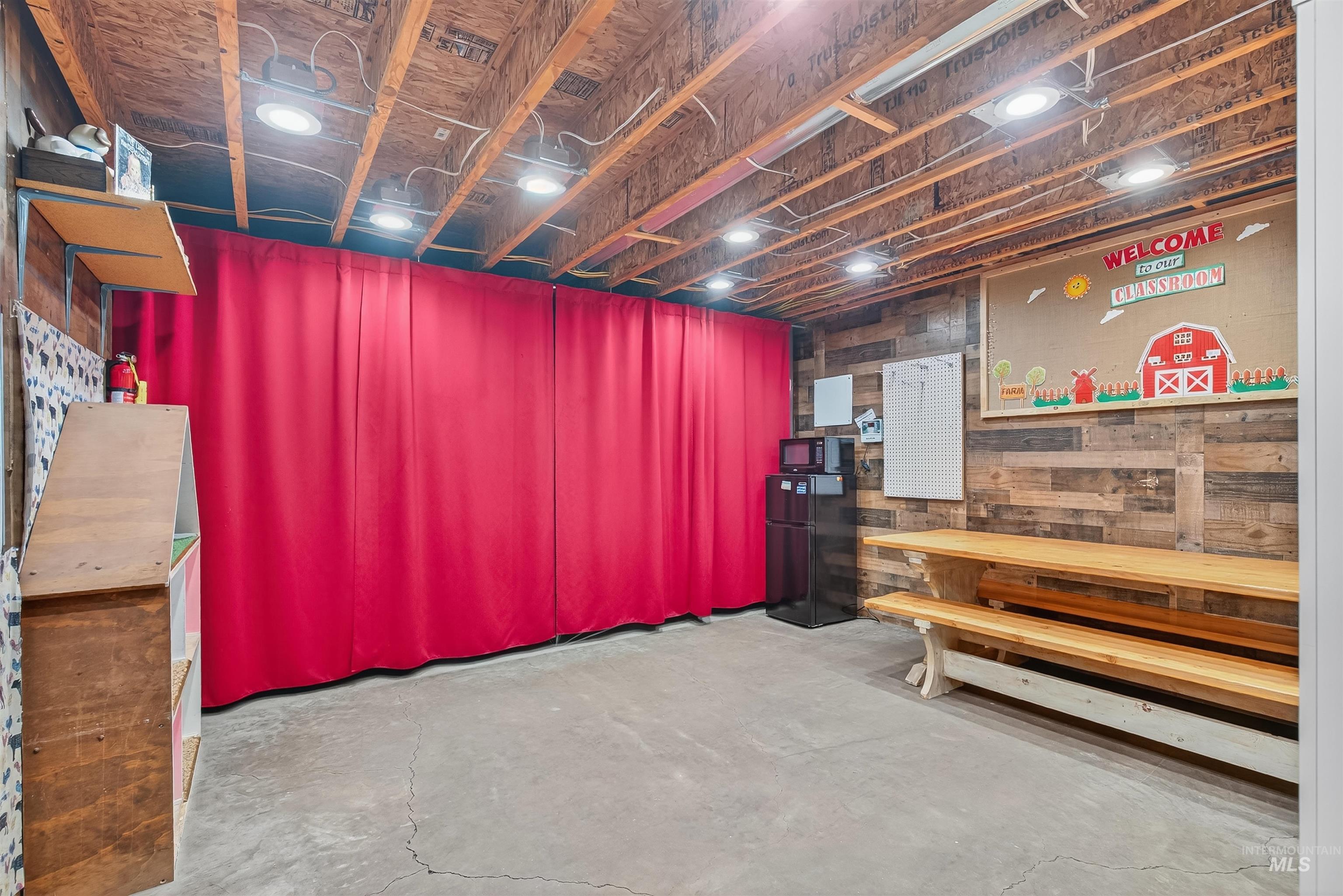 1827 Grelle Ave Property Photo 34