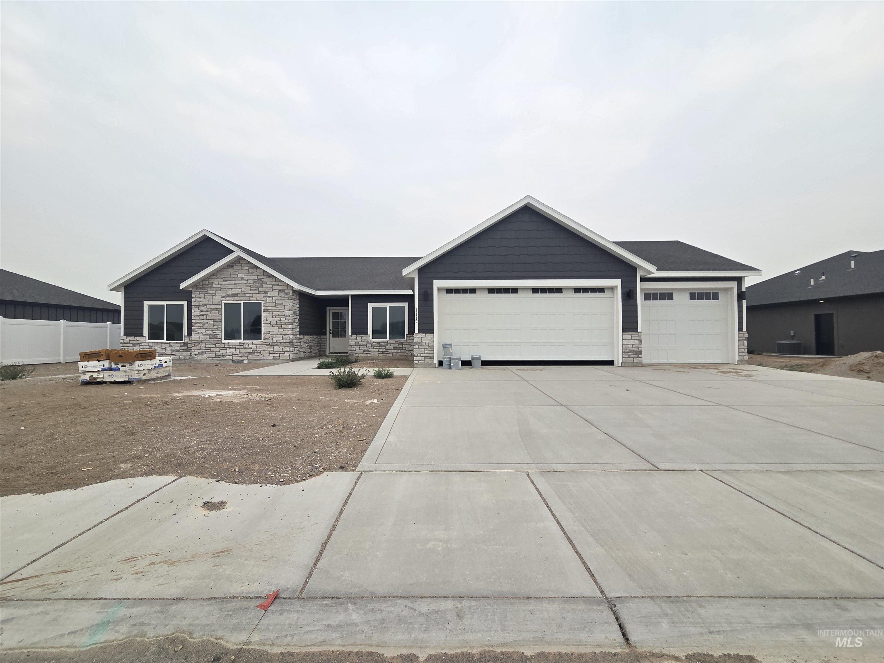 1117 Moss Avenue Property Photo 1