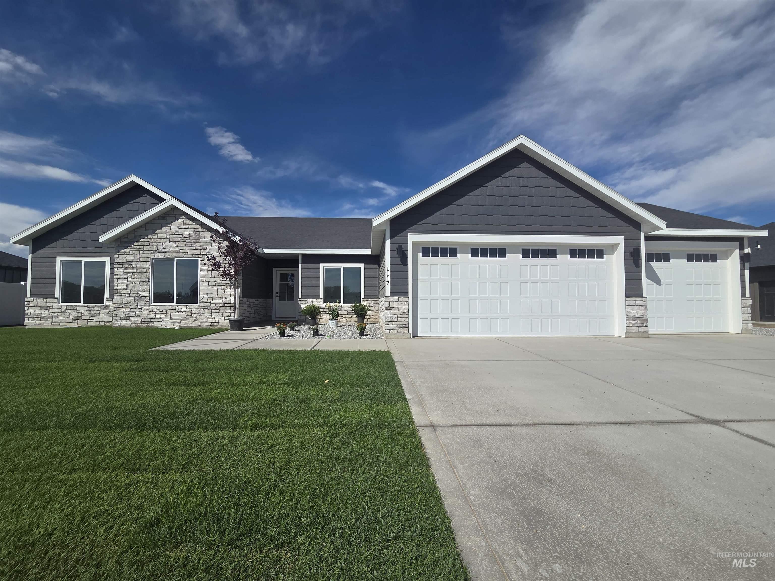 1117 Moss Avenue Property Photo 1