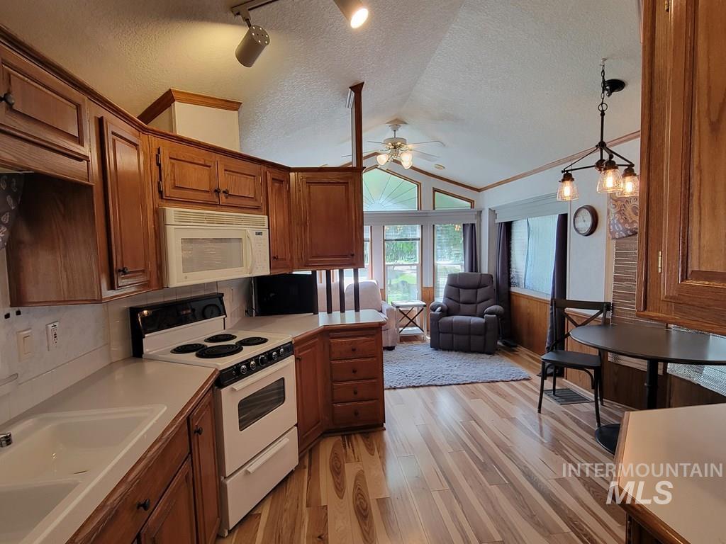 21 E Street Property Photo 7