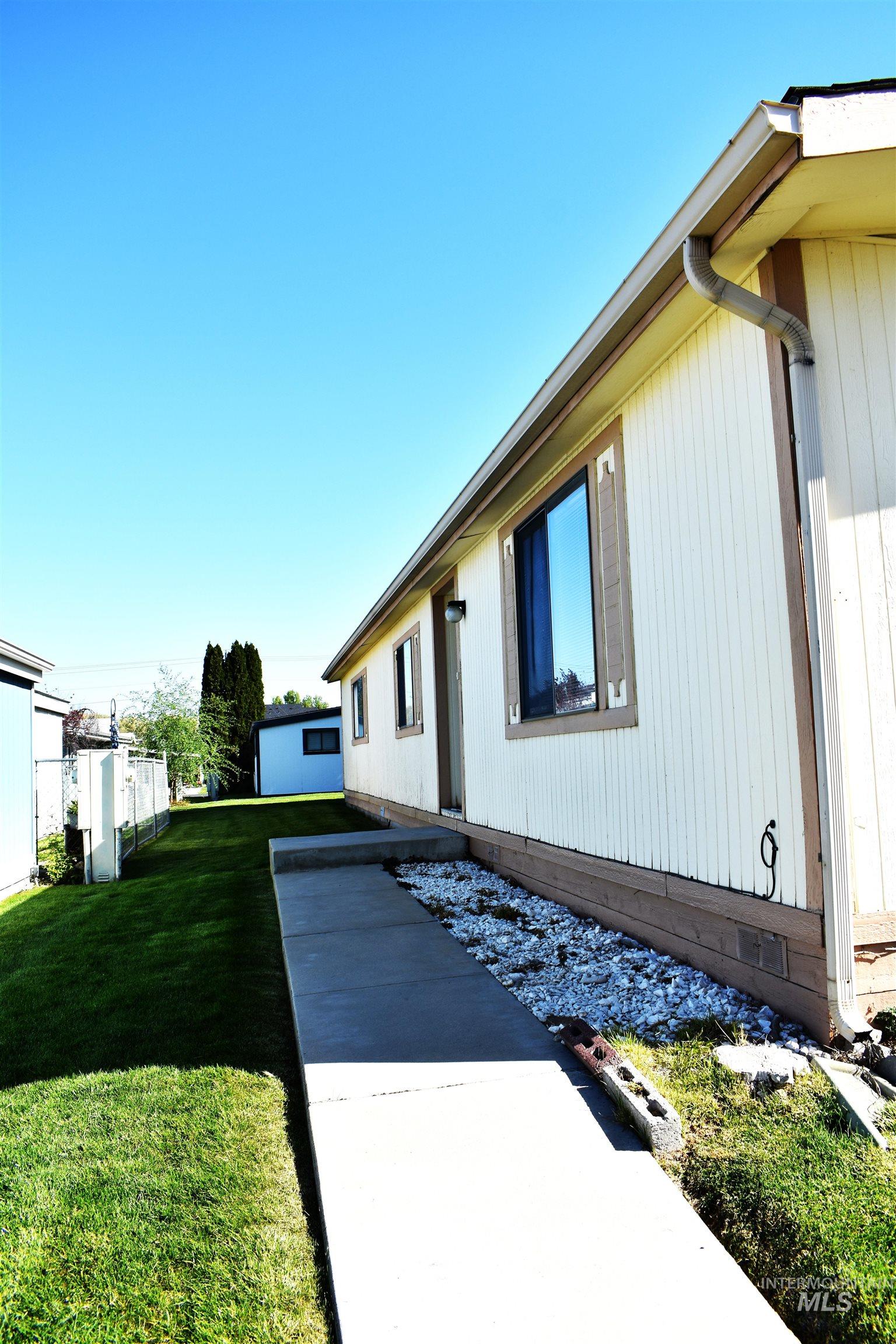 1907 W Flamingo Ave Property Photo 3