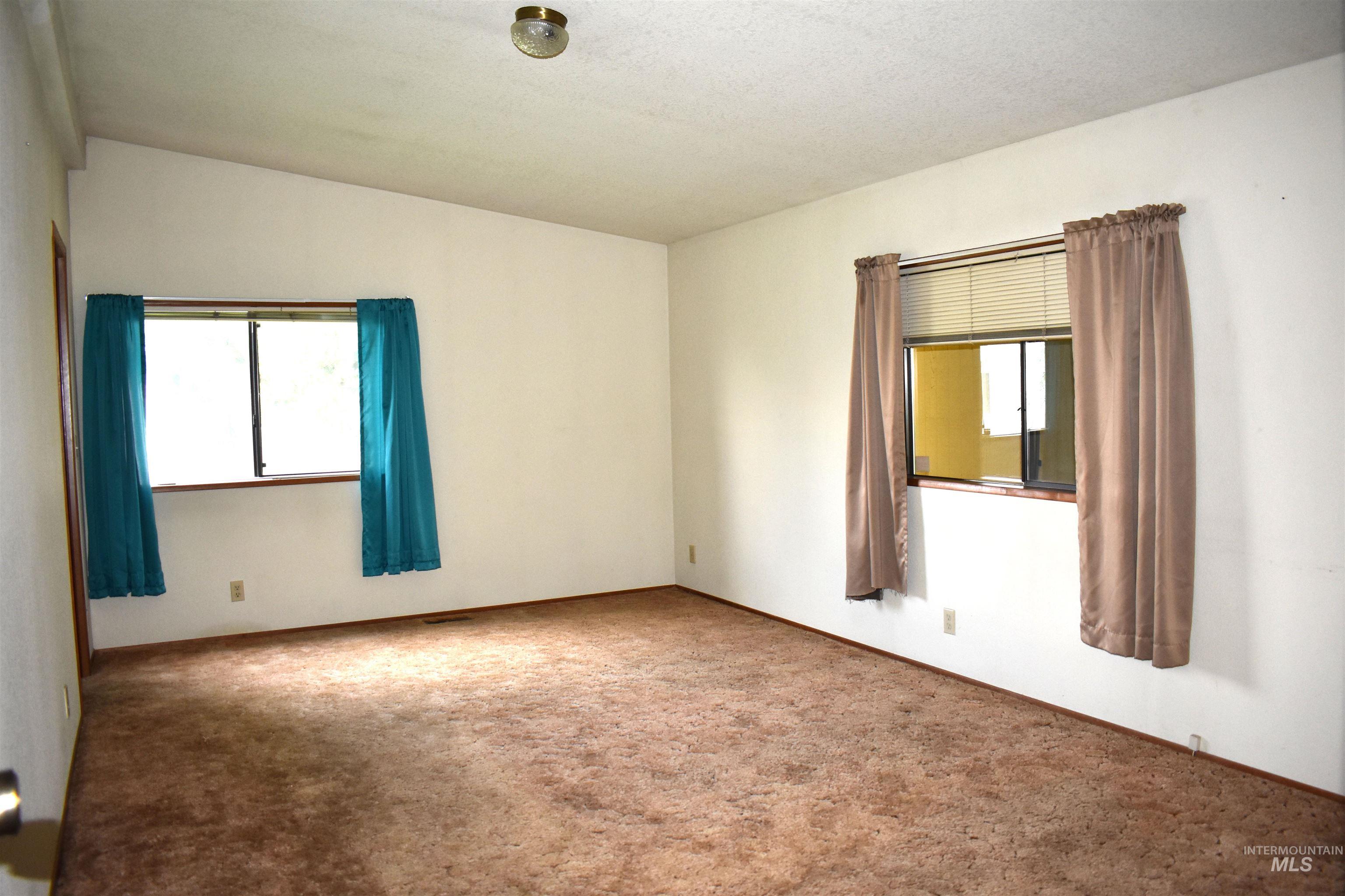 1907 W Flamingo Ave Property Photo 4
