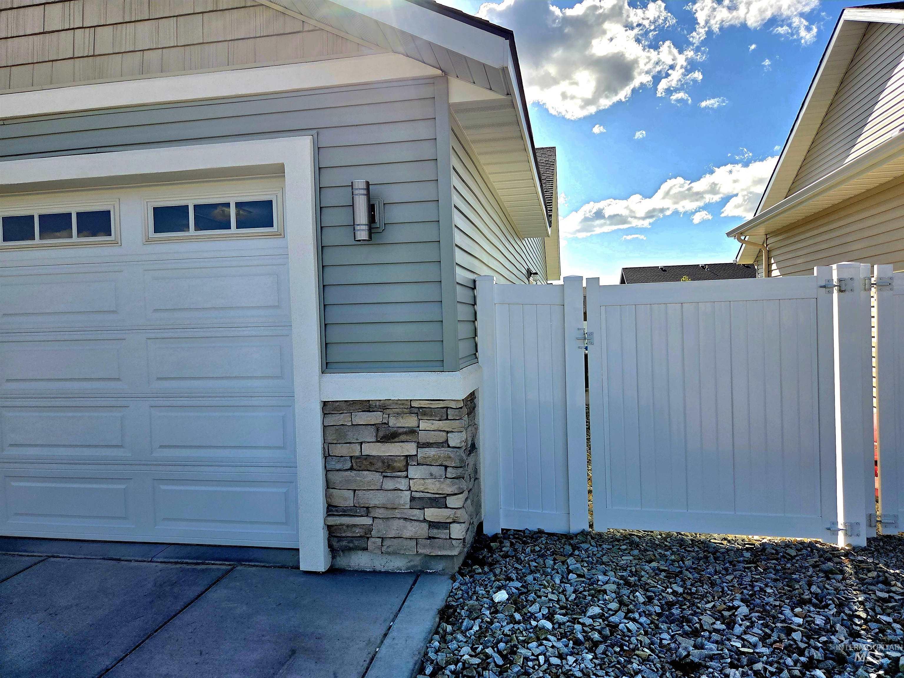 2440 Lotus Ave Property Photo 4