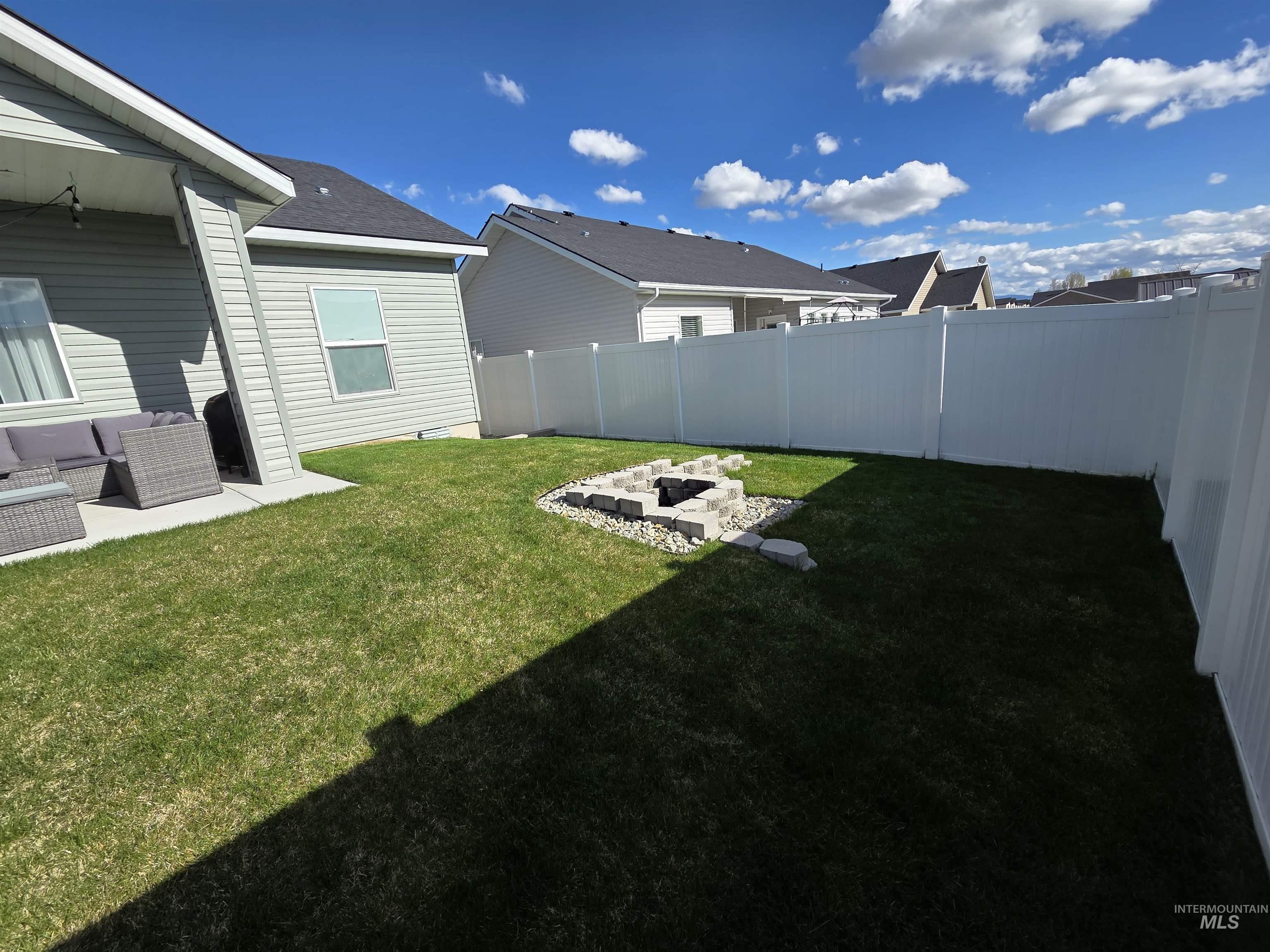 2440 Lotus Ave Property Photo 7