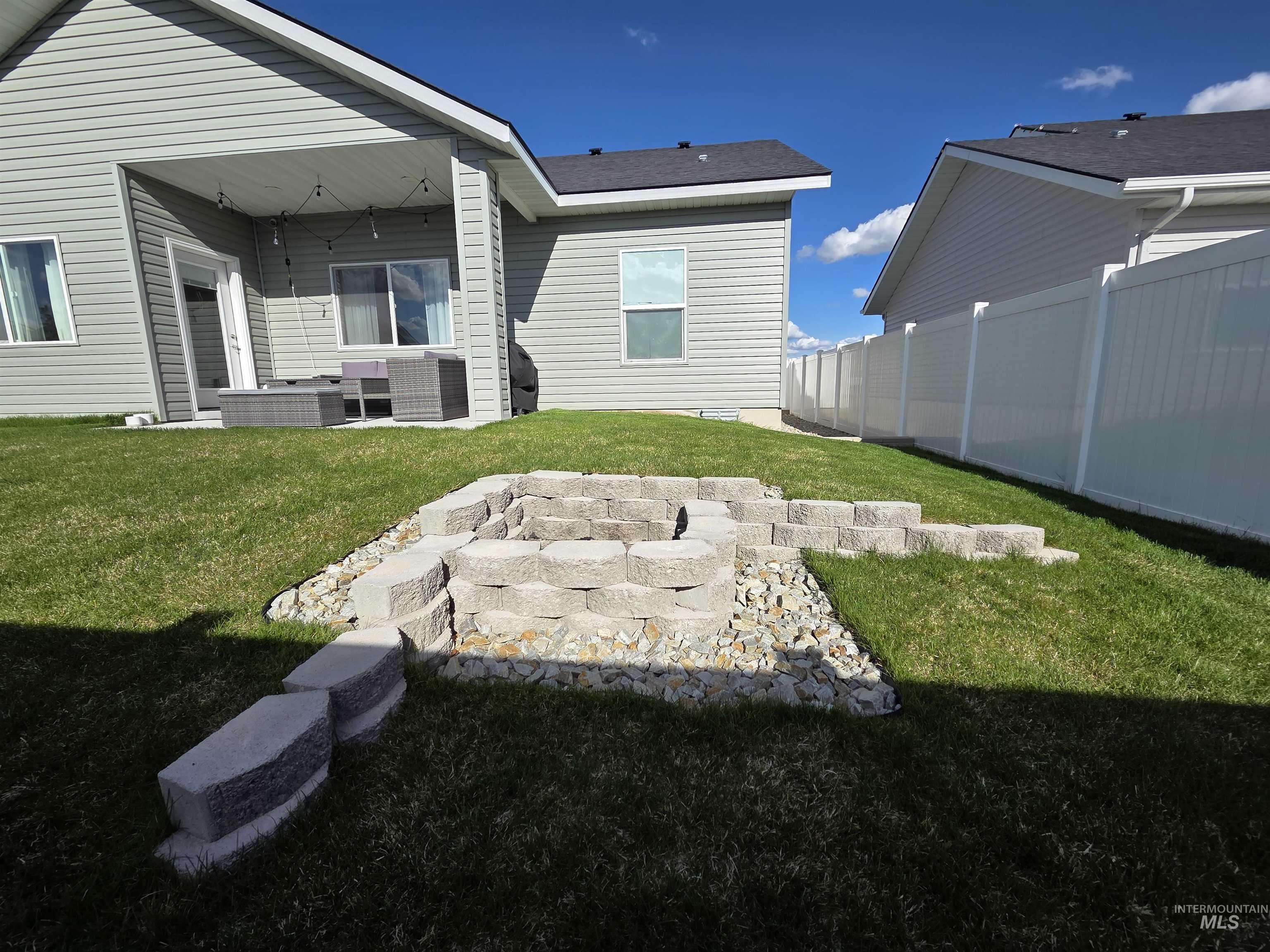 2440 Lotus Ave Property Photo 8
