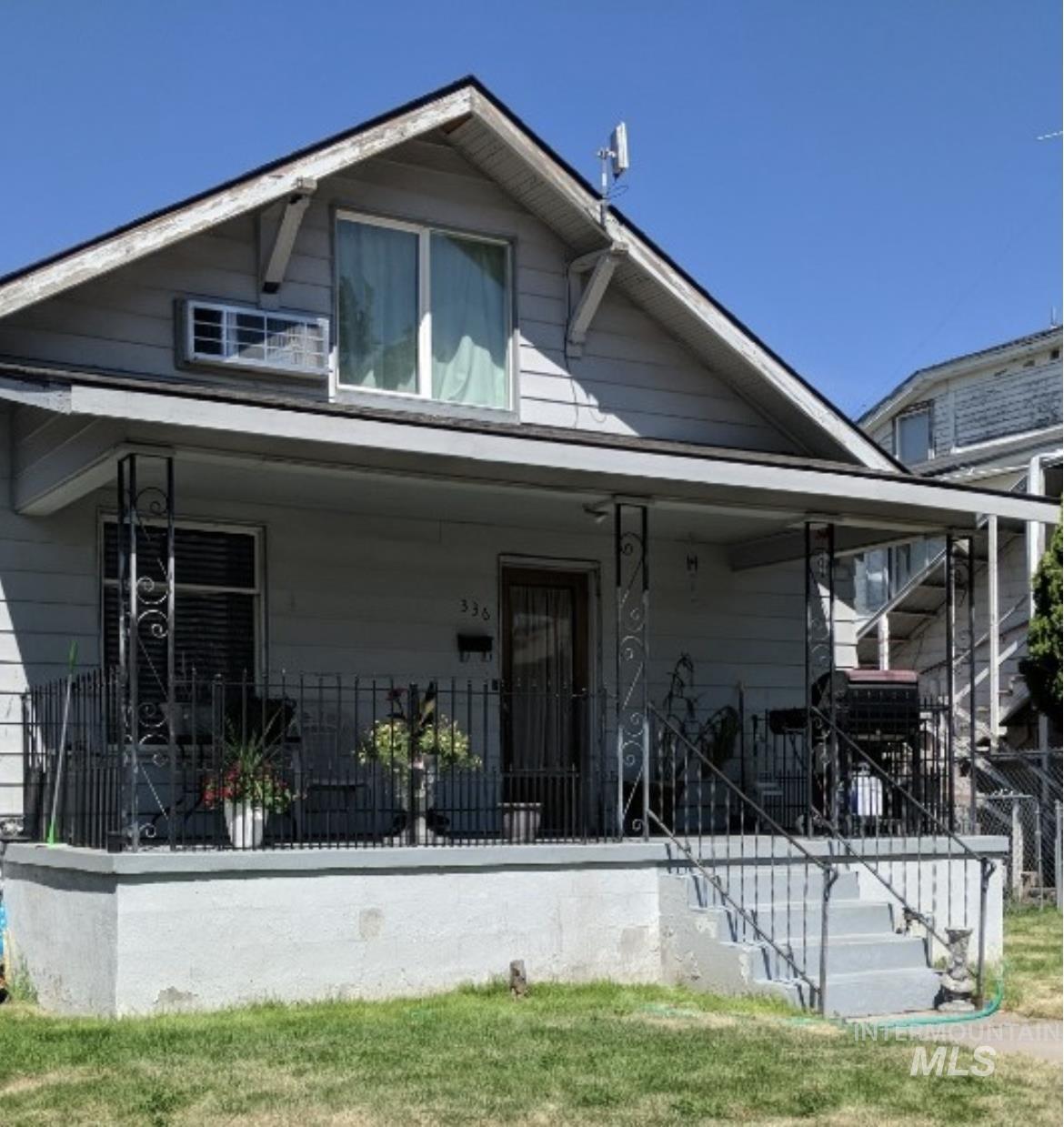 336 2nd Ave N Property Photo 1