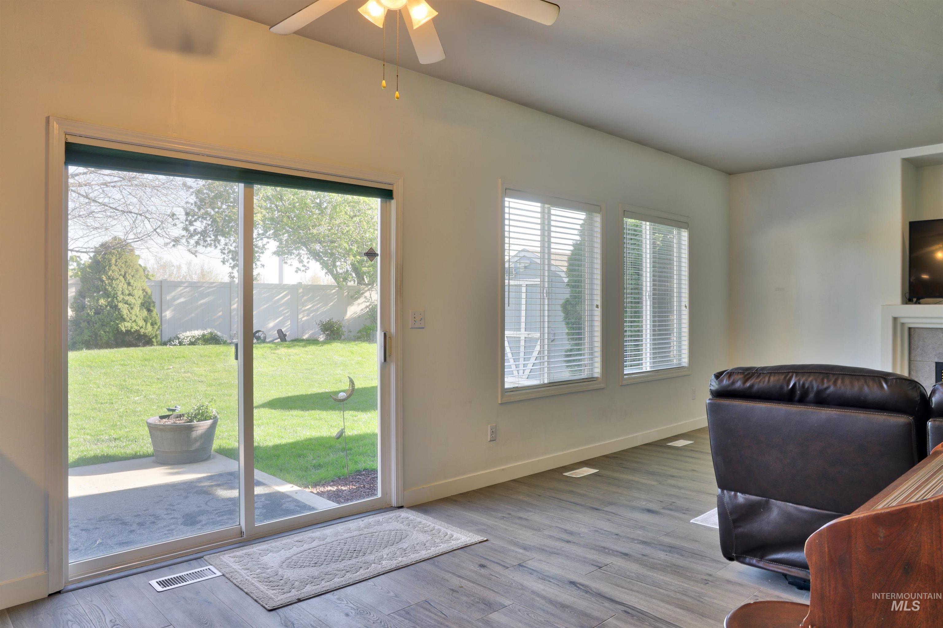 13926 W Bunkerhill Ct Property Photo 6