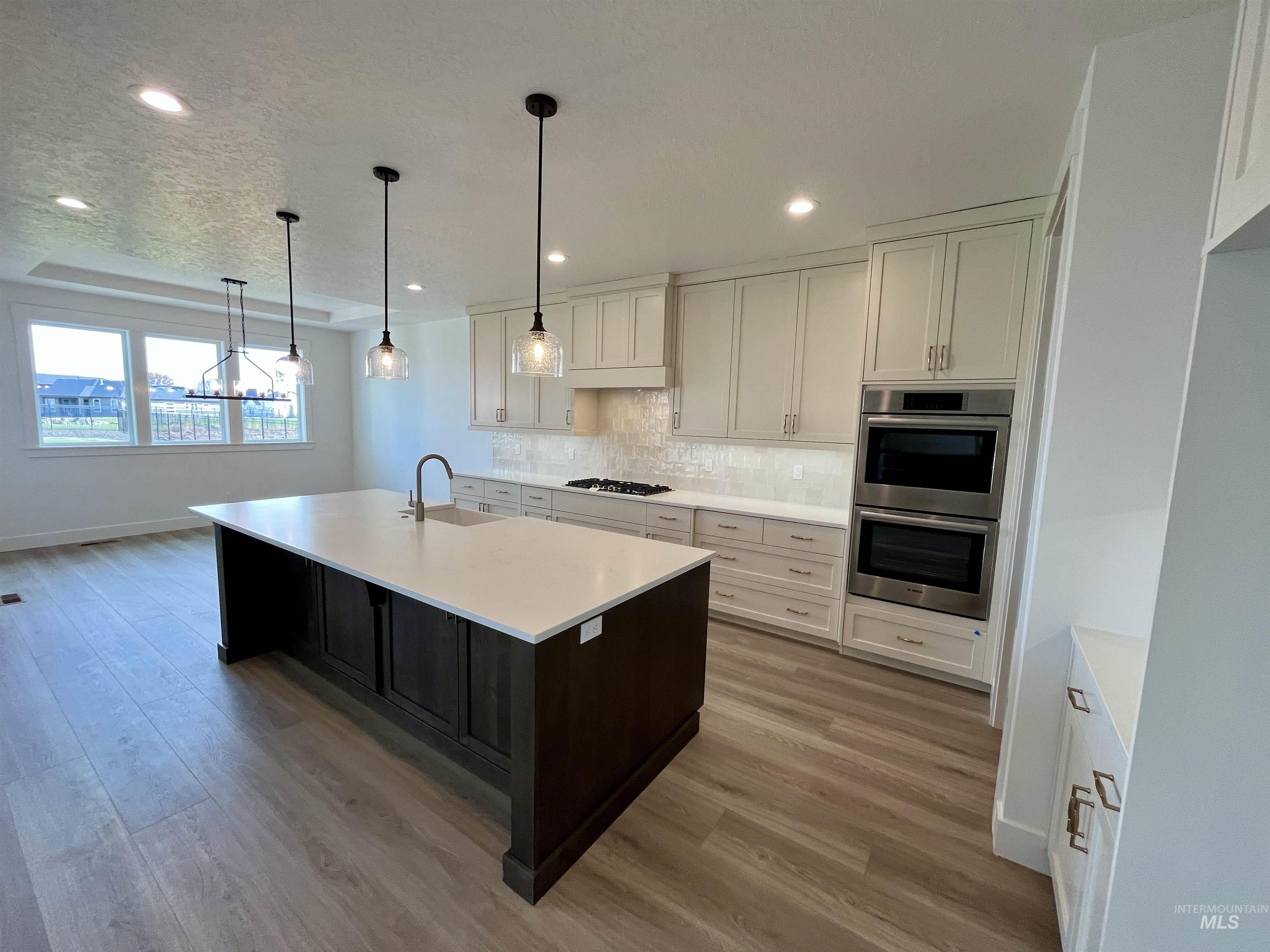 305 S Gearbox Way Property Photo 6