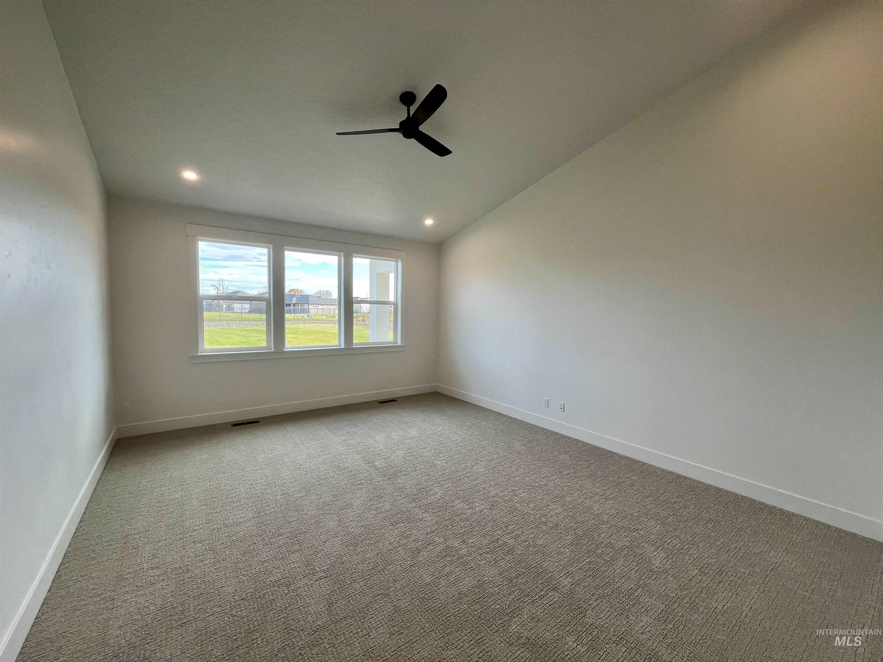 305 S Gearbox Way Property Photo 9