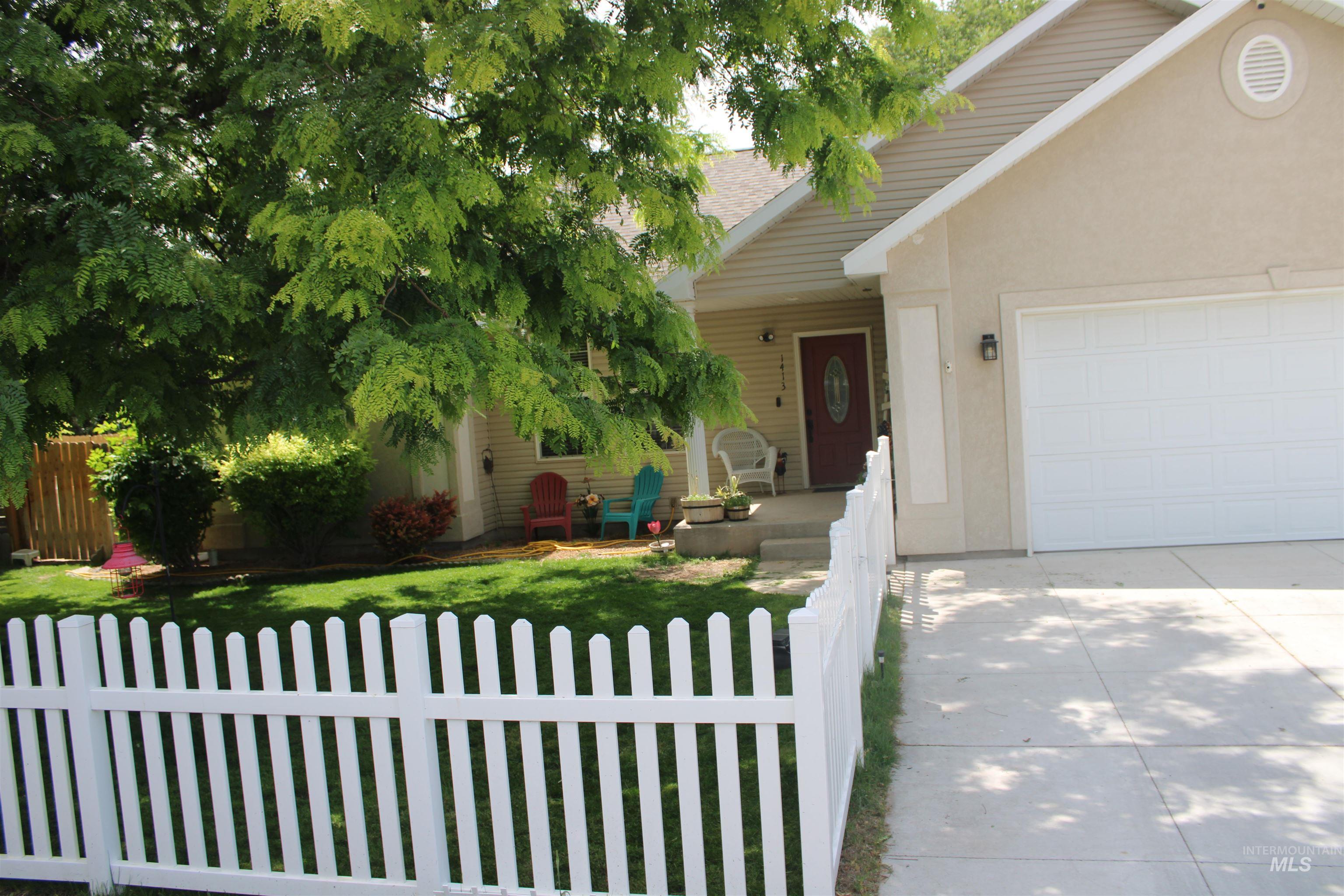 1413 Winterlane Property Photo 1