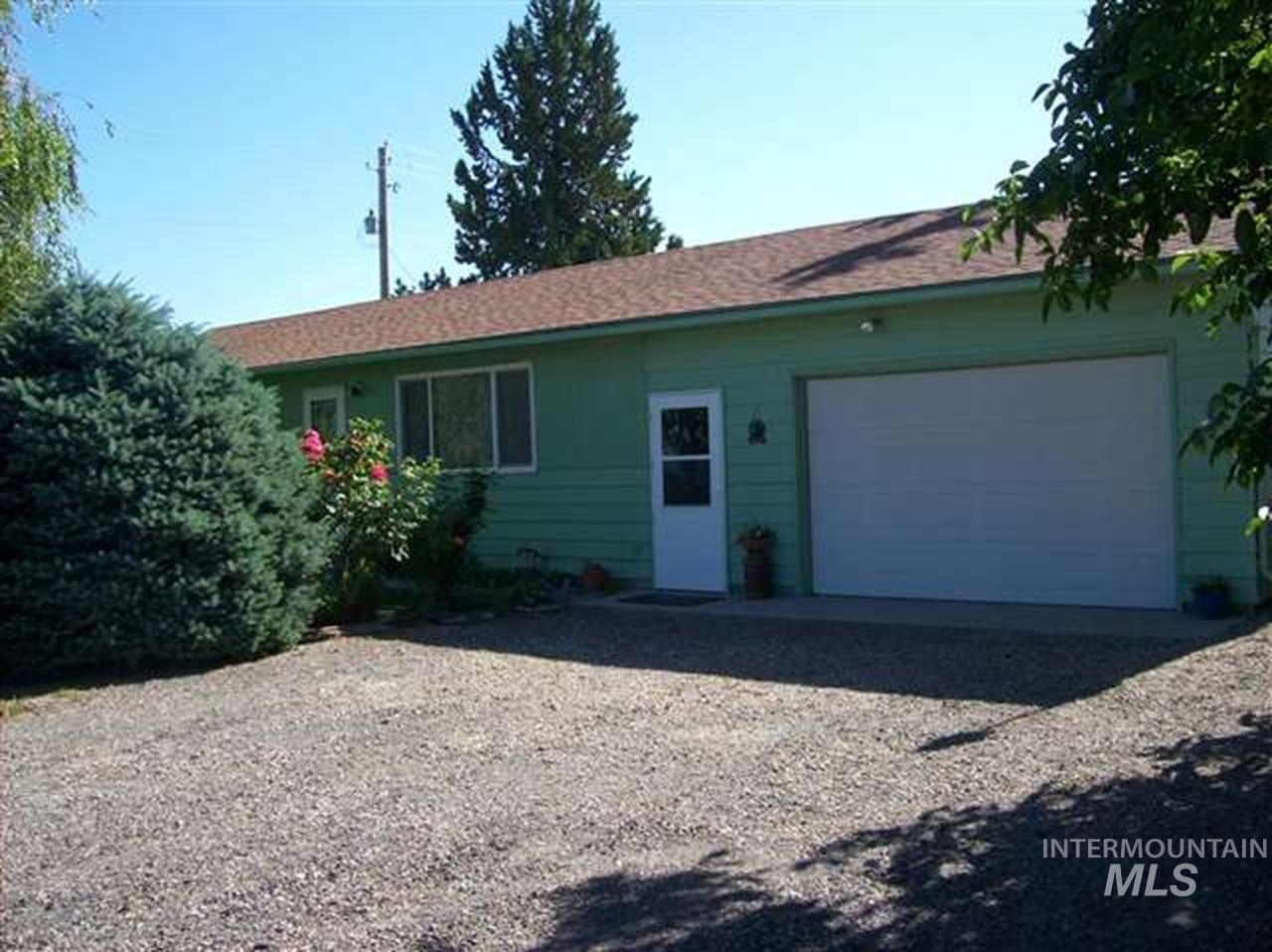 721 Mendiola Rd Property Photo 2