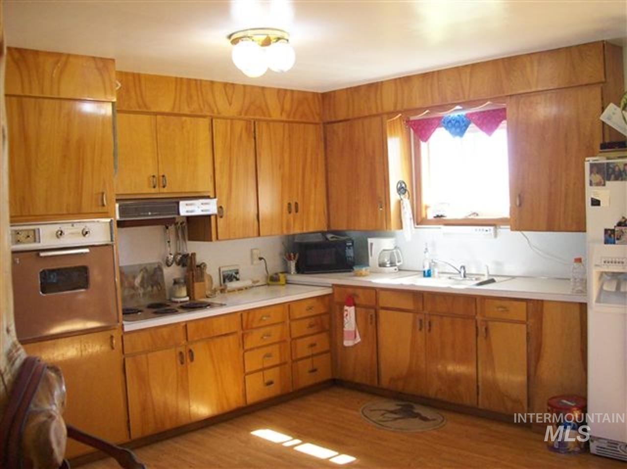 721 Mendiola Rd Property Photo 4