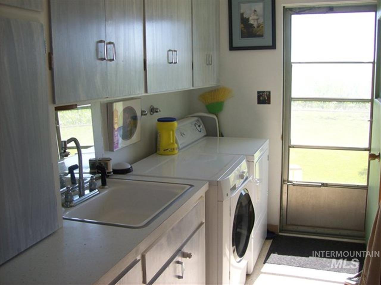 721 Mendiola Rd Property Photo 7